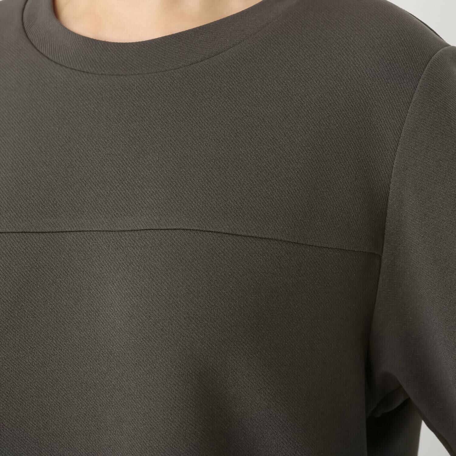 シルバーミントシュガー 袖口レースが印象的な 前ヨーク切替 ボックスシルエット プルオーバー