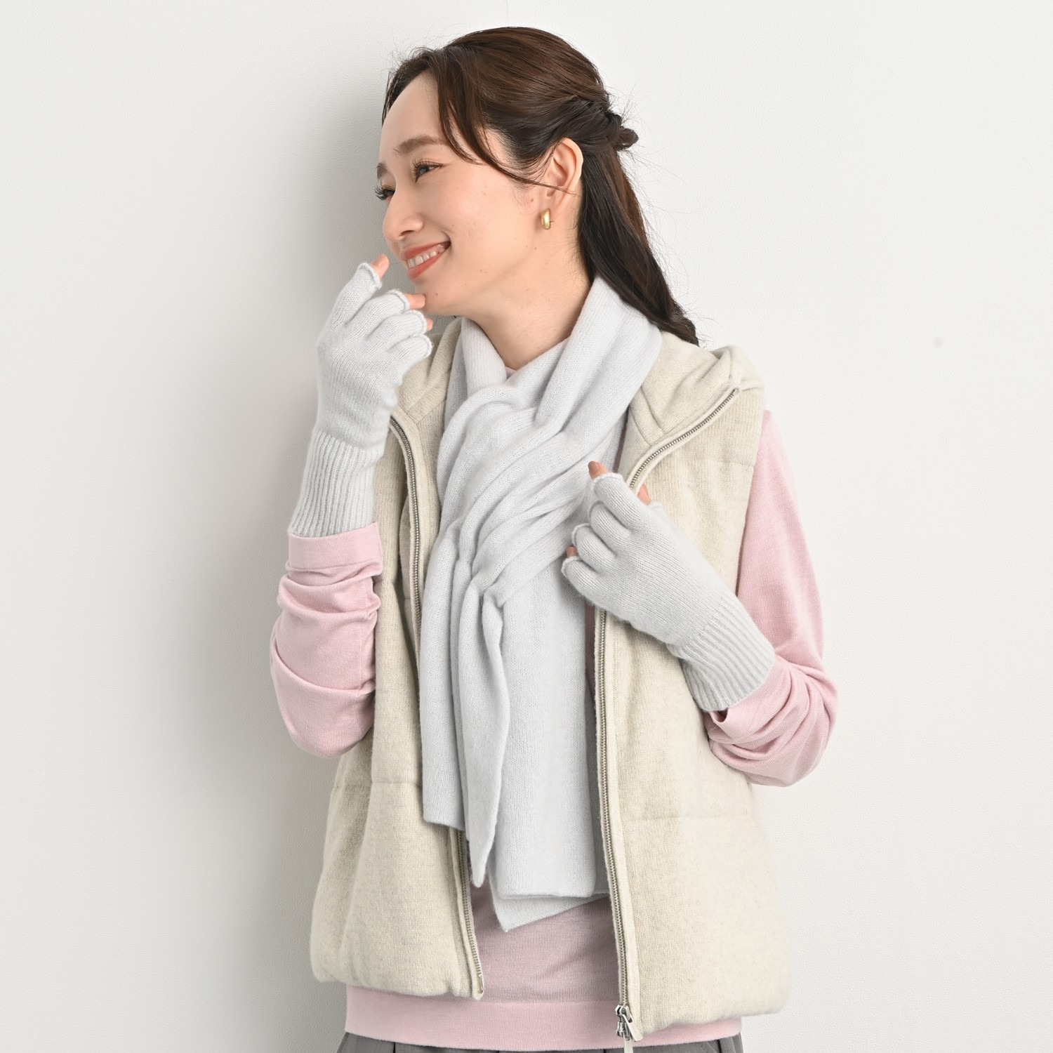 ティエドゥール 内モンゴル産 アルバスカシミヤ１００％ 指出しニットグローブ