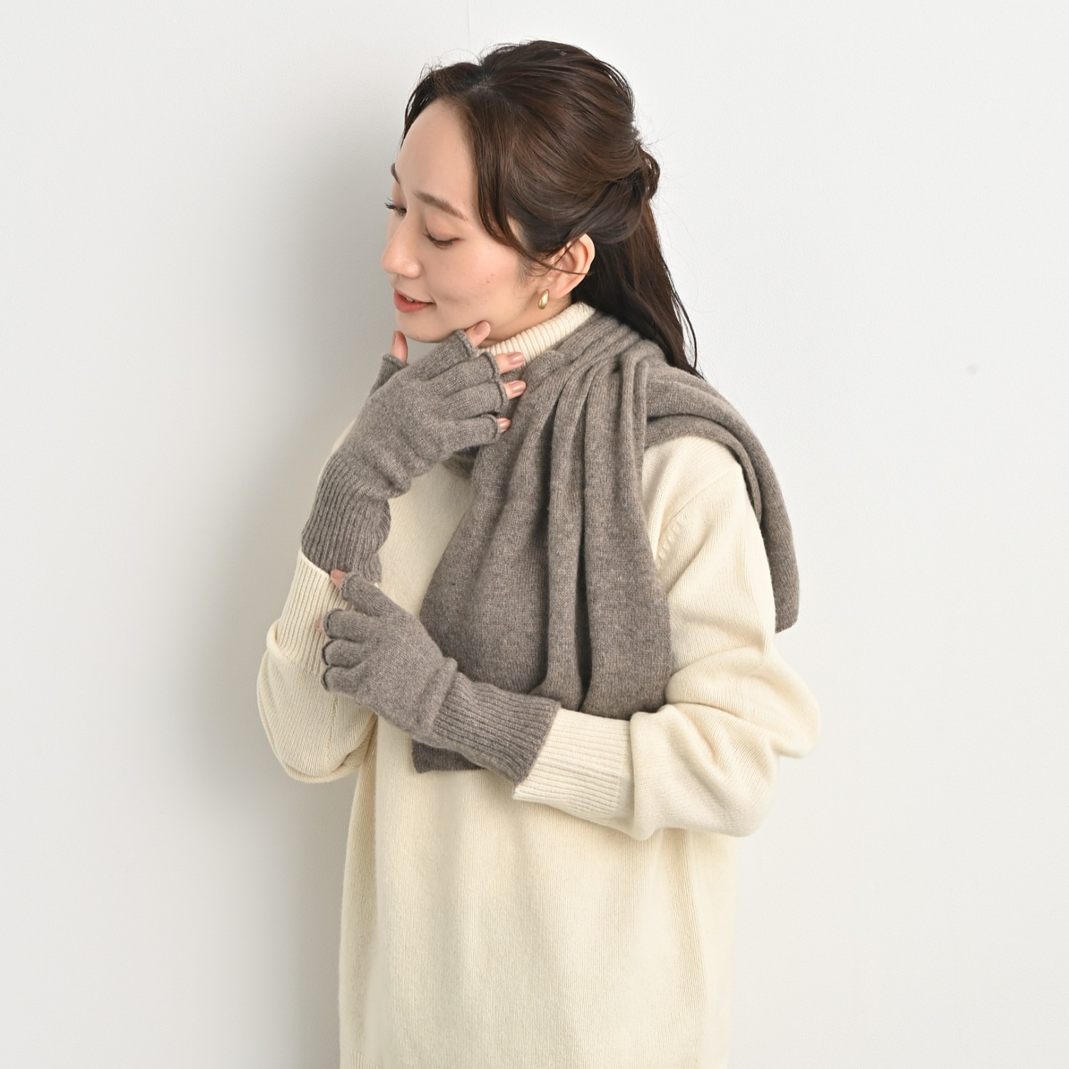 ティエドゥール 内モンゴル産 アルバスカシミヤ１００％ 指出しニットグローブ