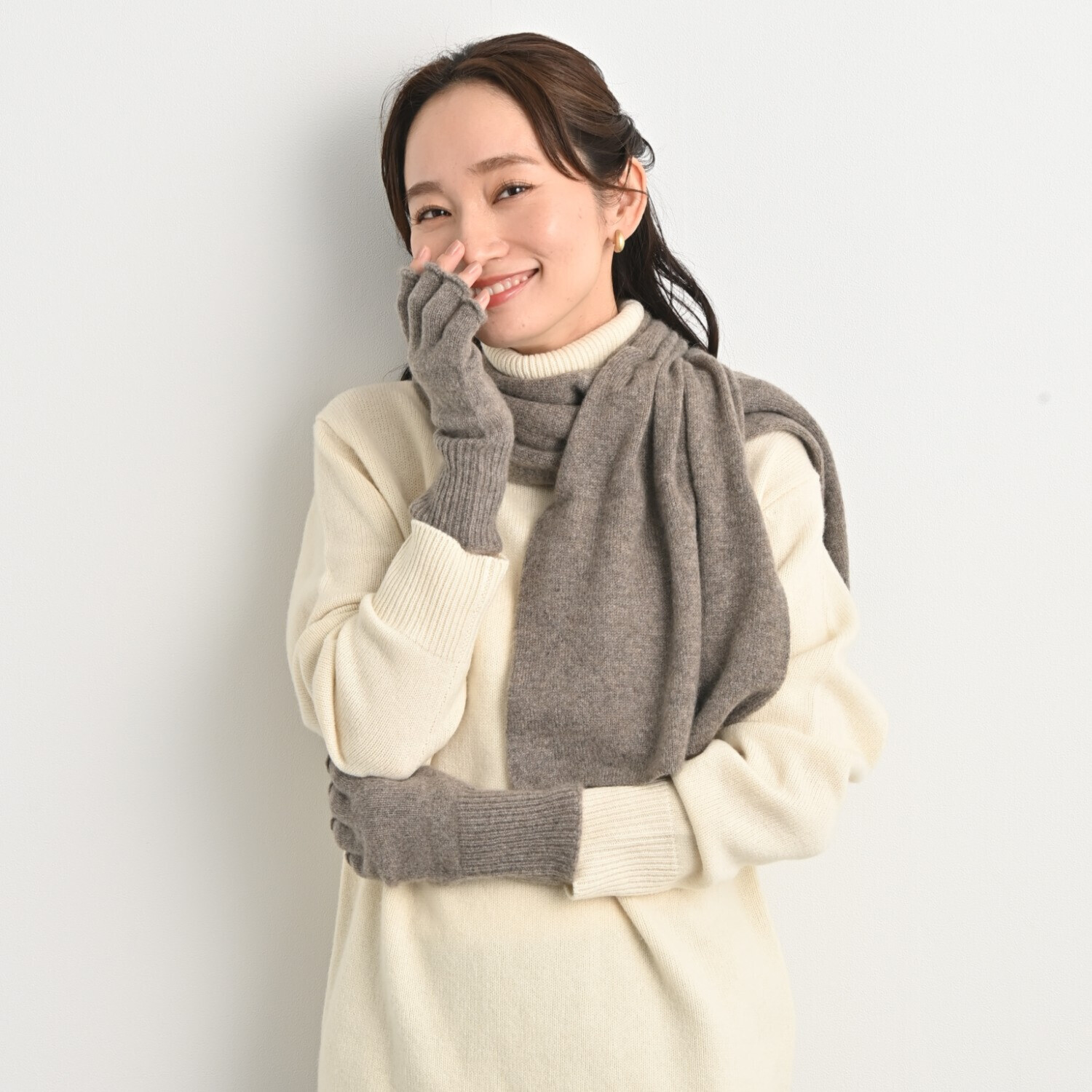 ティエドゥール 内モンゴル産 アルバスカシミヤ１００％ 指出しニットグローブ