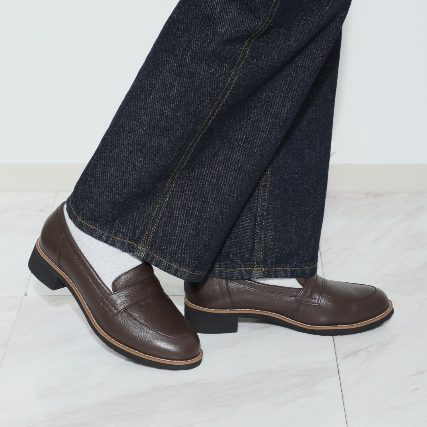 ミントドロップ 牛革 軽量ソール ヒールアップローファー