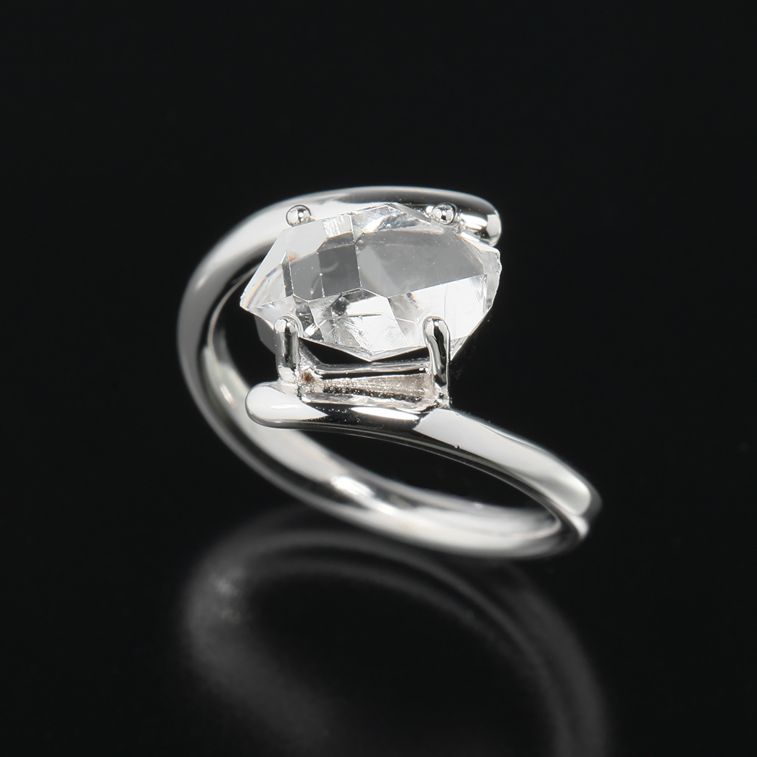 ハーキマーダイヤモンド １０ｍｍＵＰ ロッククリスタルクォーツ クロスオーバーデザイン ソリティアリング