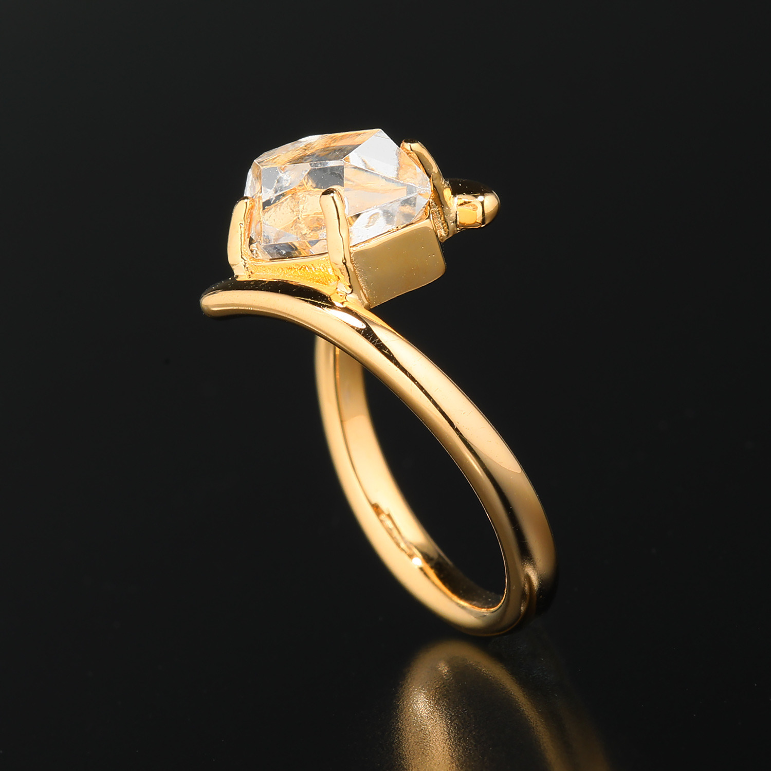 ハーキマーダイヤモンド １０ｍｍＵＰ ロッククリスタルクォーツ クロスオーバーデザイン ソリティアリング