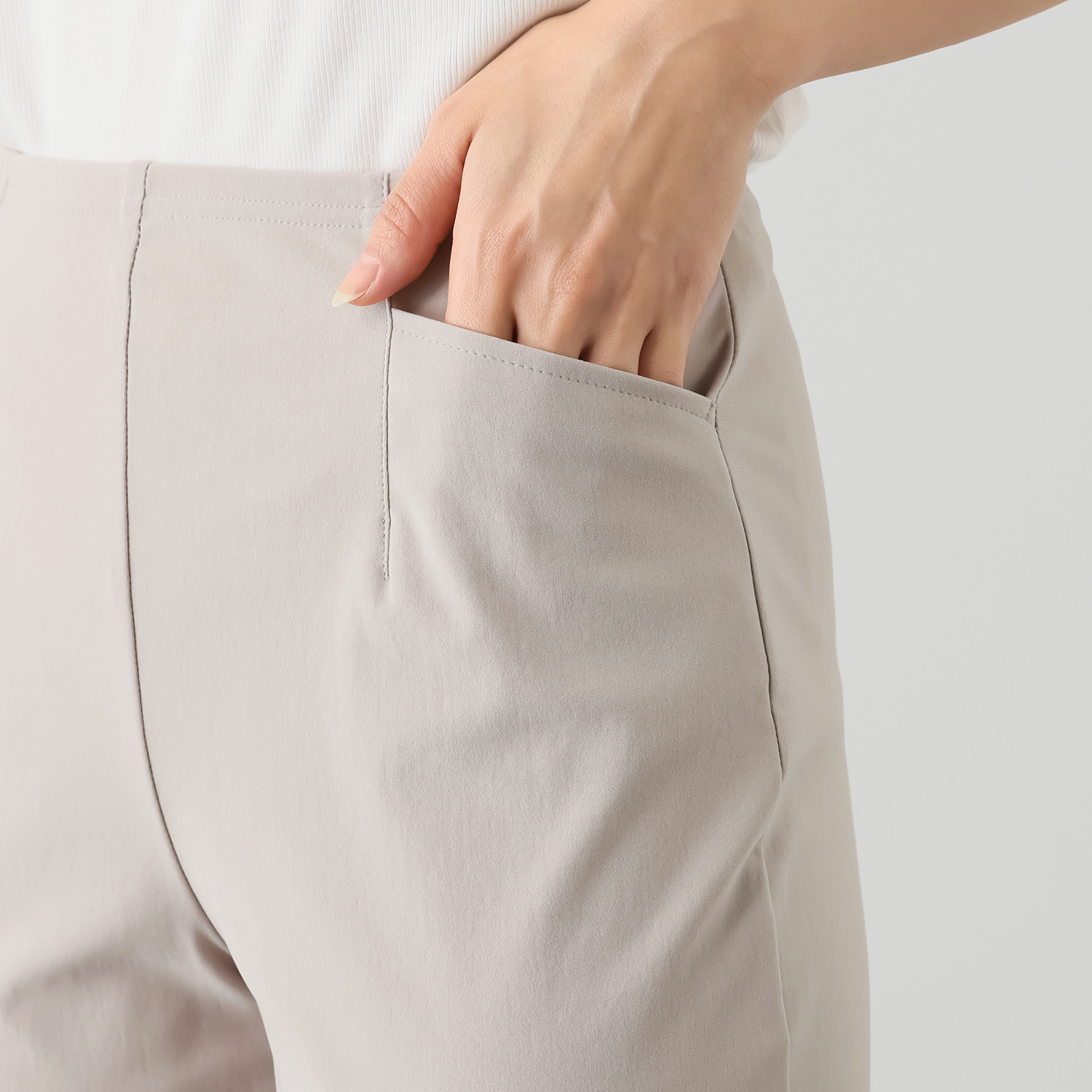 ピーツー ナイロン混ハイストレッチ ストレートパンツ ＜股下６４ｃｍ＞