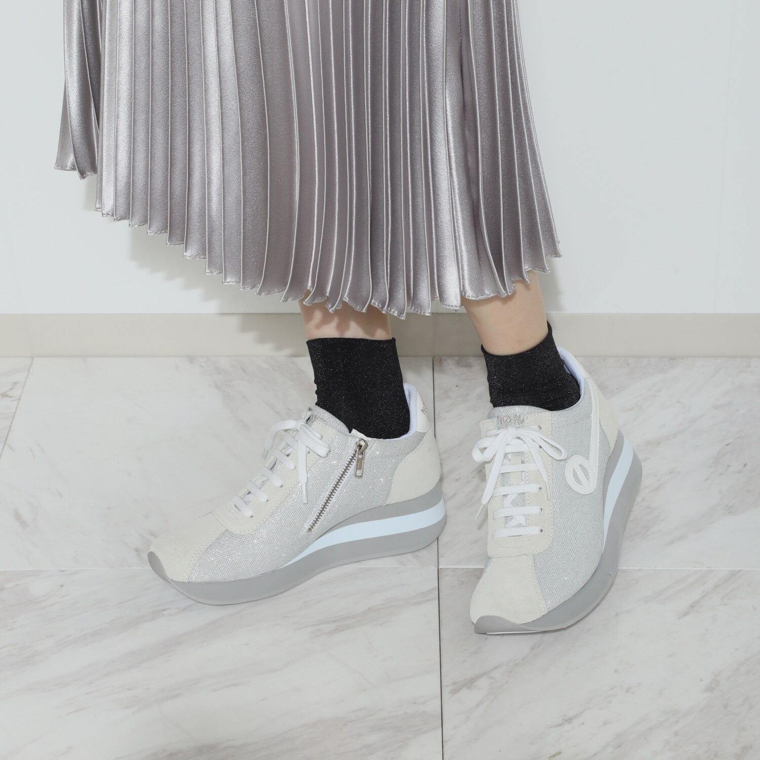 ノーネーム スニーカー “スピード ジップジョガー”