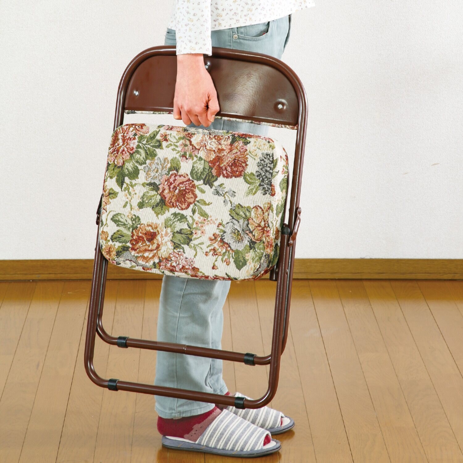 程よい高さで座りやすい！ 防ダニ不織布入りの 安心設計 折りたためる ゴブラン織椅子