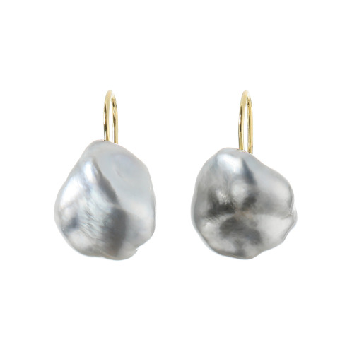 ペルラジオーネ　１８Ｋ　黒蝶ケシパール　大粒ピアス