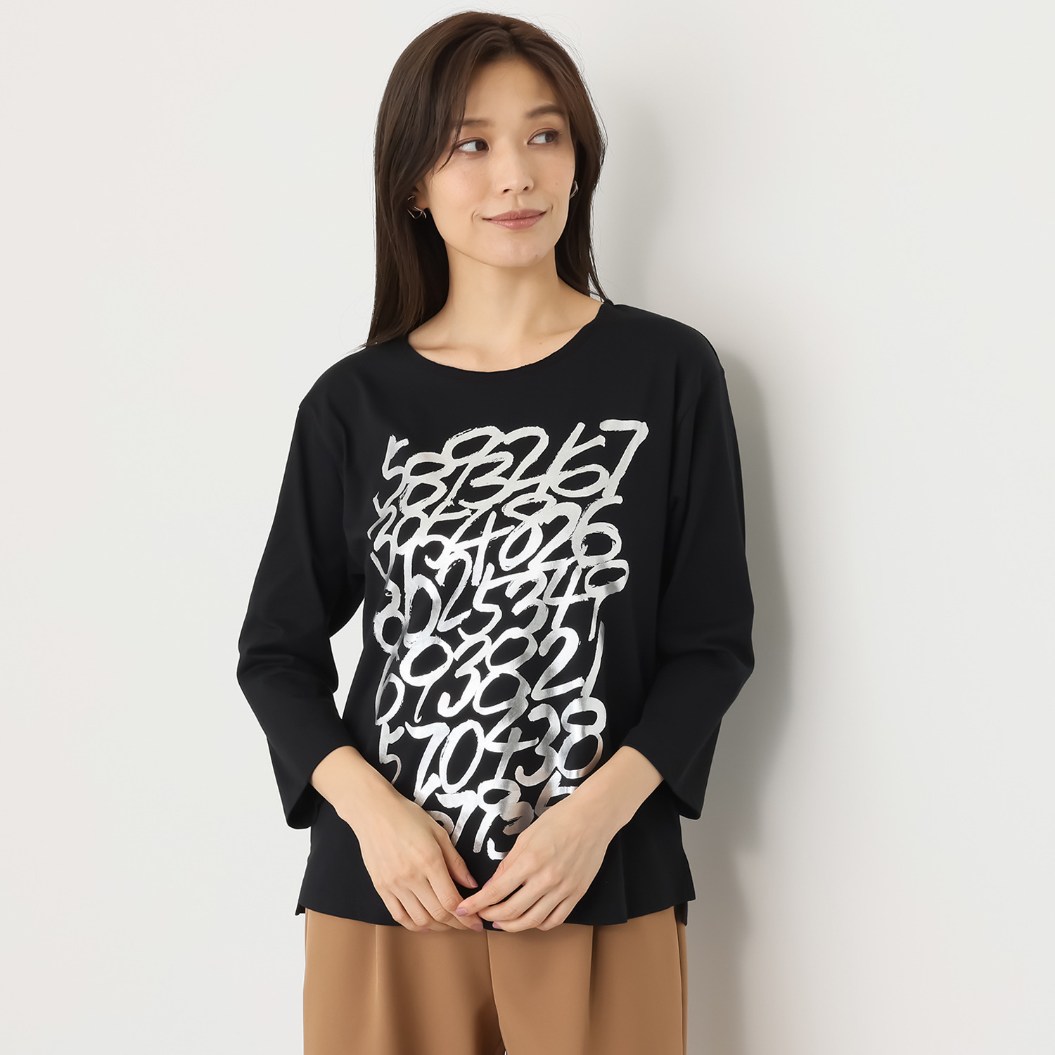 ウノ・ウノ・ドゥーエ ロゴＴシャツ （数字）