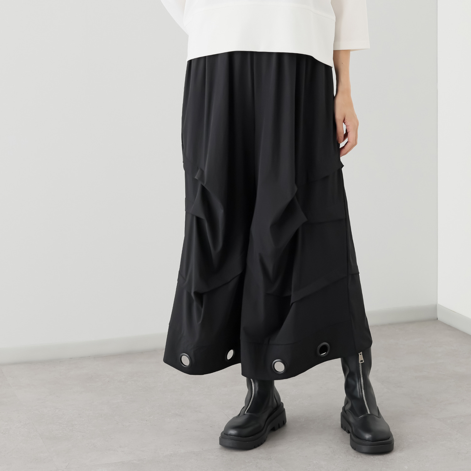 ベルポニー リラックスシルエット ストレッチ素材 デザインワイドパンツ