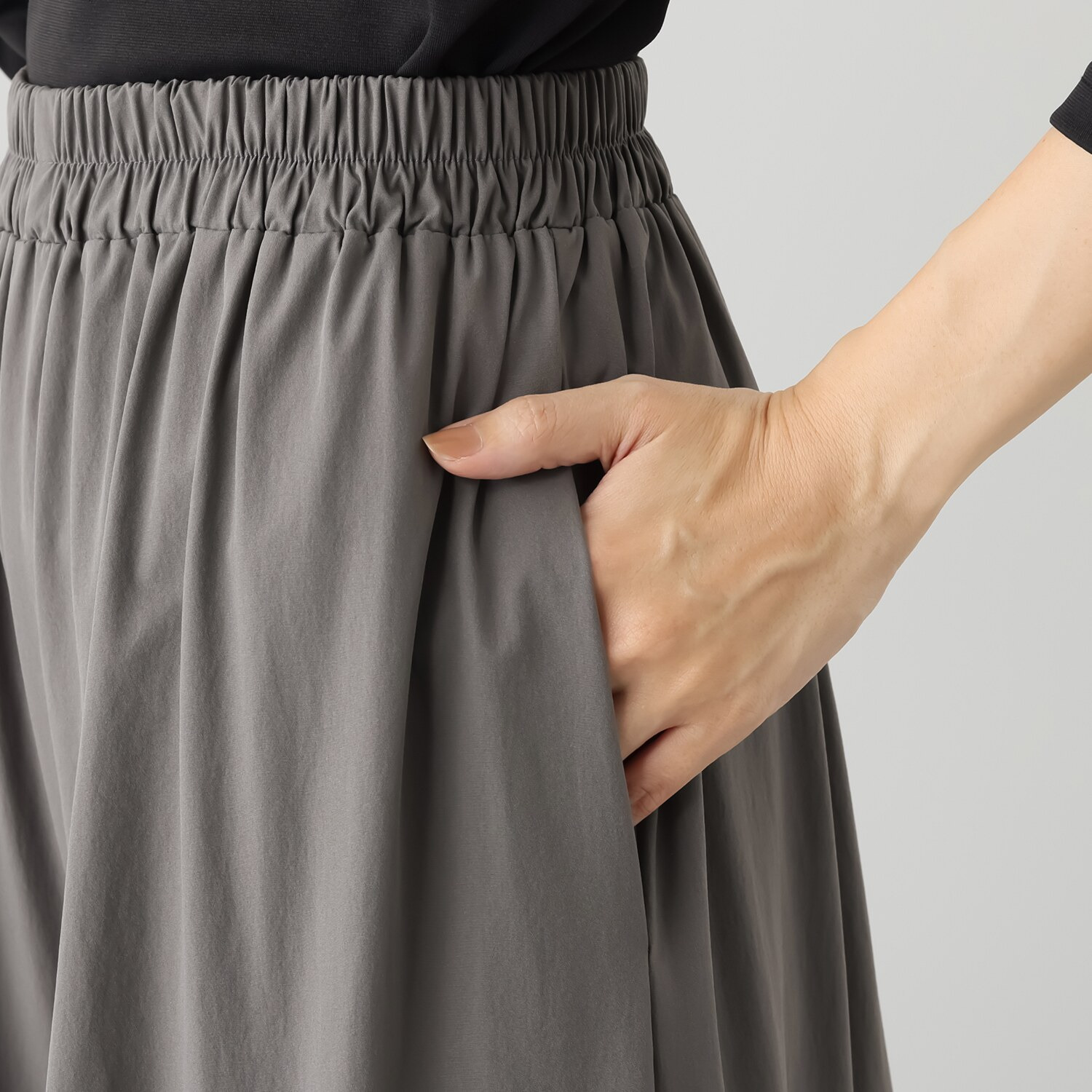 ベルポニー リラックスシルエット ストレッチ素材 デザインワイドパンツ