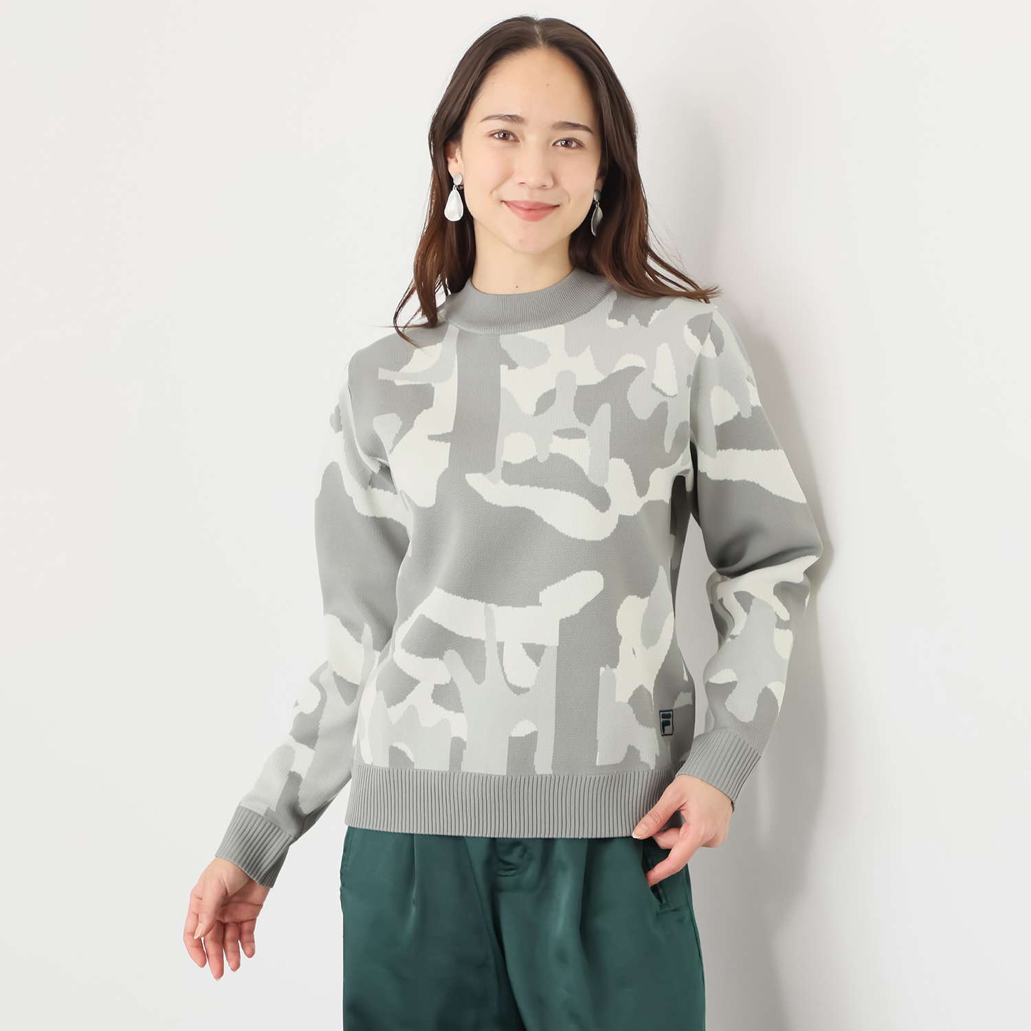 フィラ 軽量ニット セーター