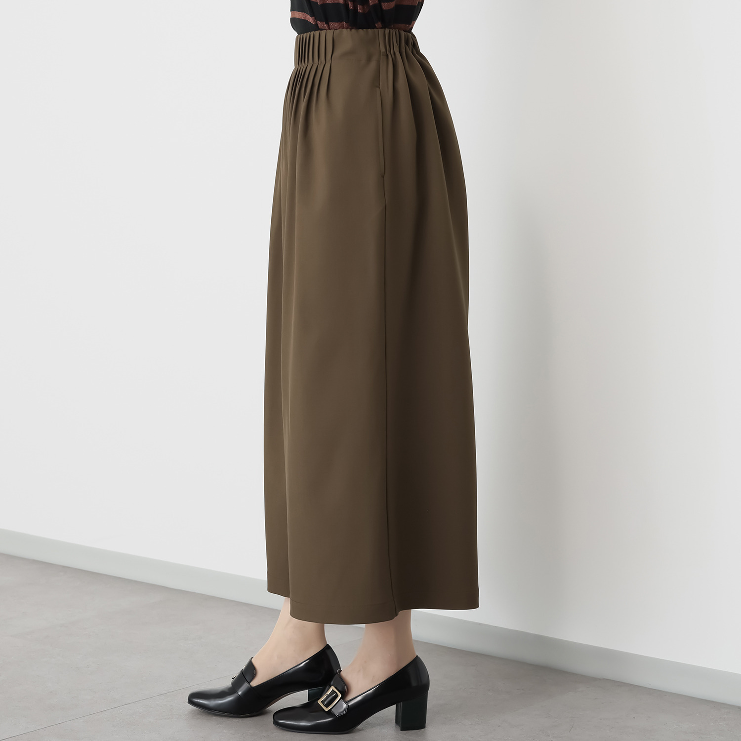 マチュート 着回し自在の 頼れる一本 華リュクスパンツ