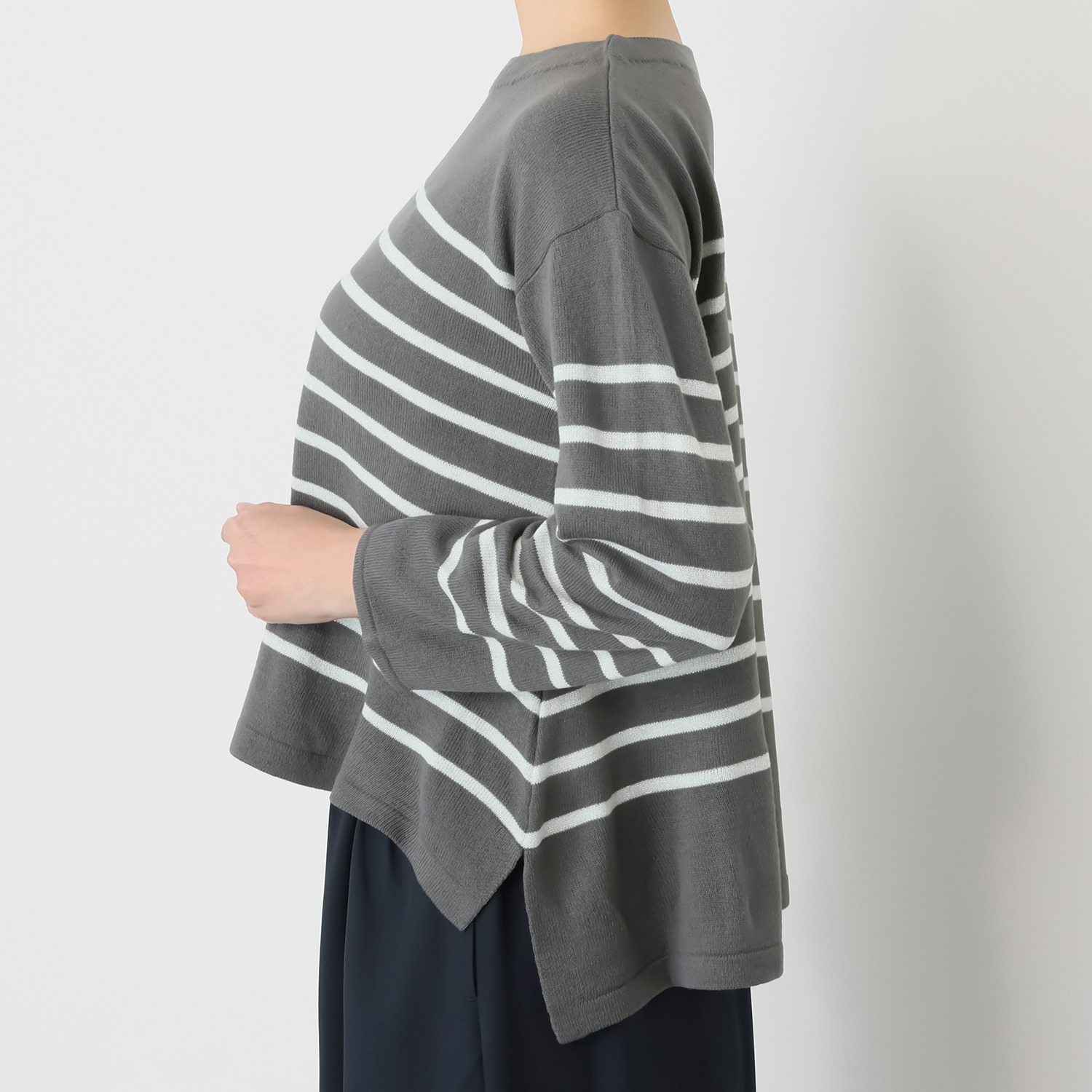 マチュート 着やせも叶う 上品カジュアルな ラメボーダー ニットプルオーバー