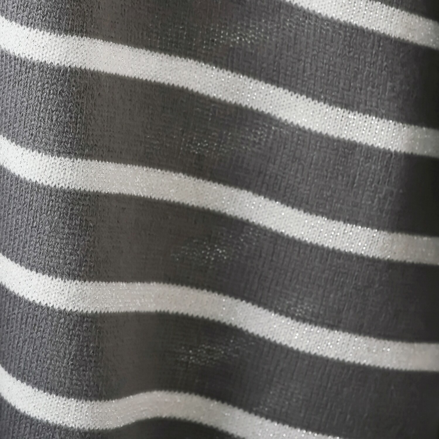 マチュート 着やせも叶う 上品カジュアルな ラメボーダー ニットプルオーバー