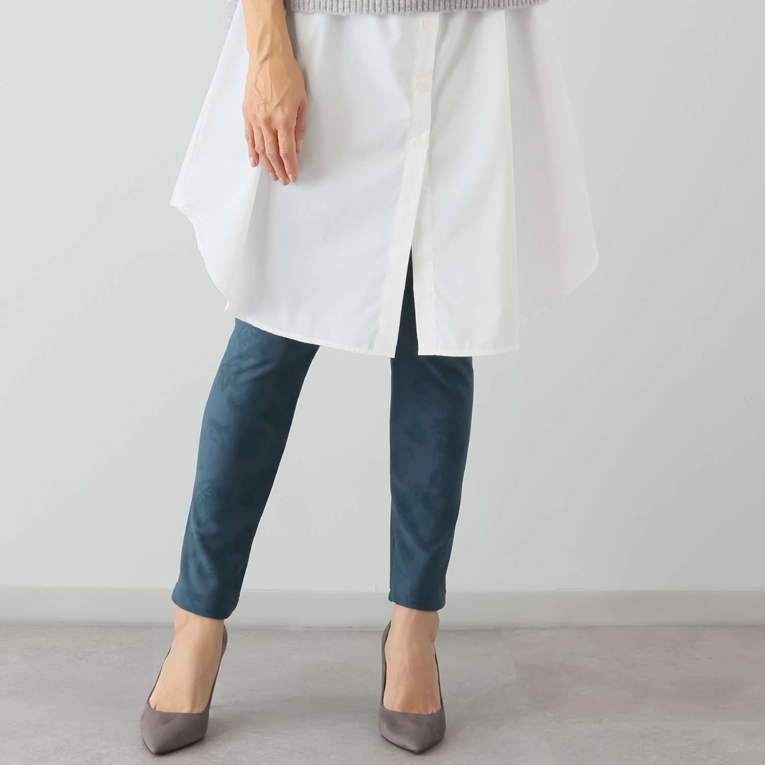 ダイア　アロー ジャガード風バラ柄 裏深フリース レギンスパンツ