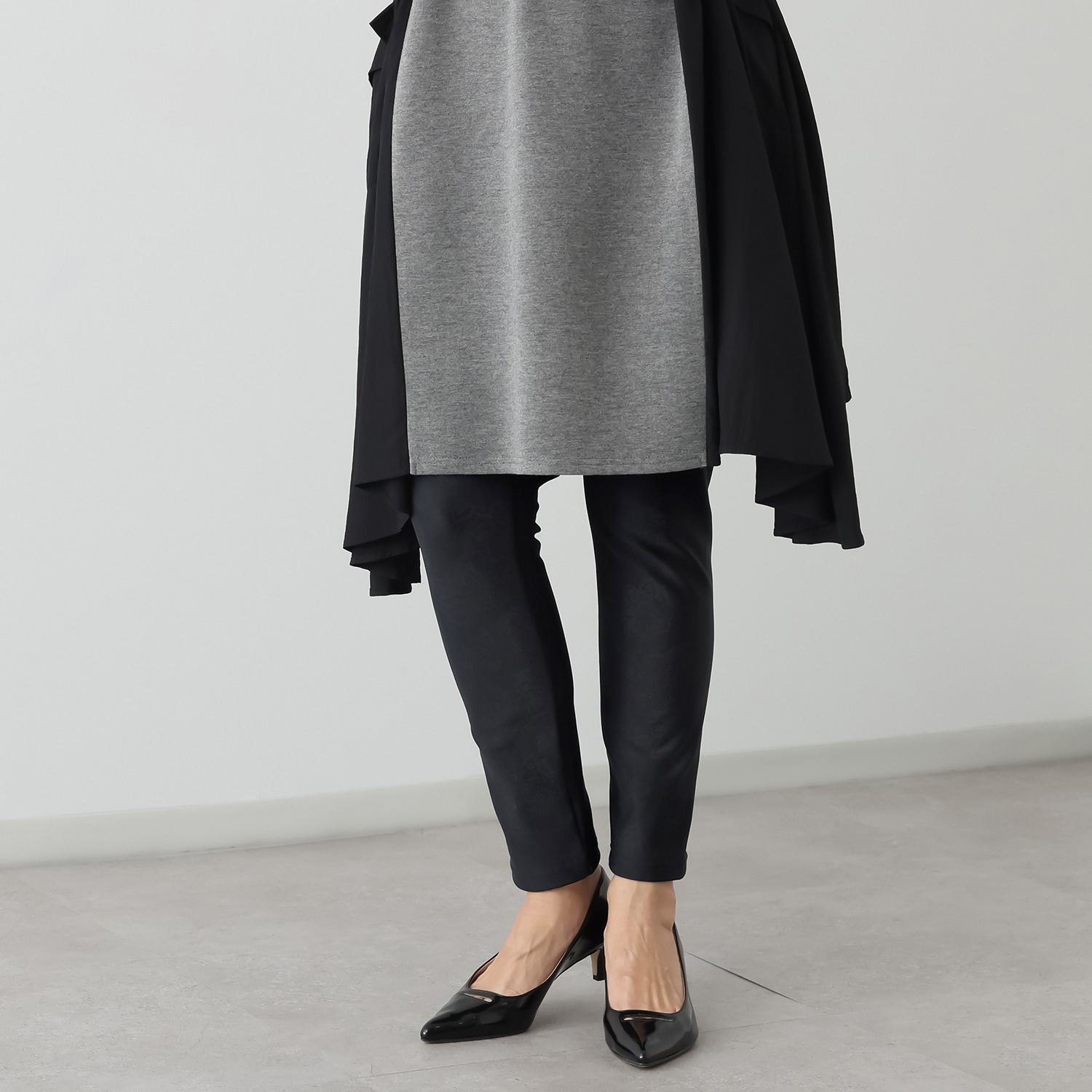 ダイア　アロー ジャガード風バラ柄 裏深フリース レギンスパンツ