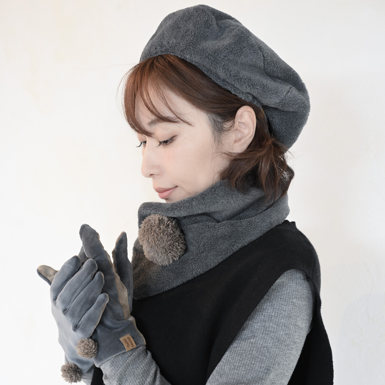 グローブデポ ストレッチベロア生地 指出る手袋とベレー帽＆ ショートマフラー ３点セット