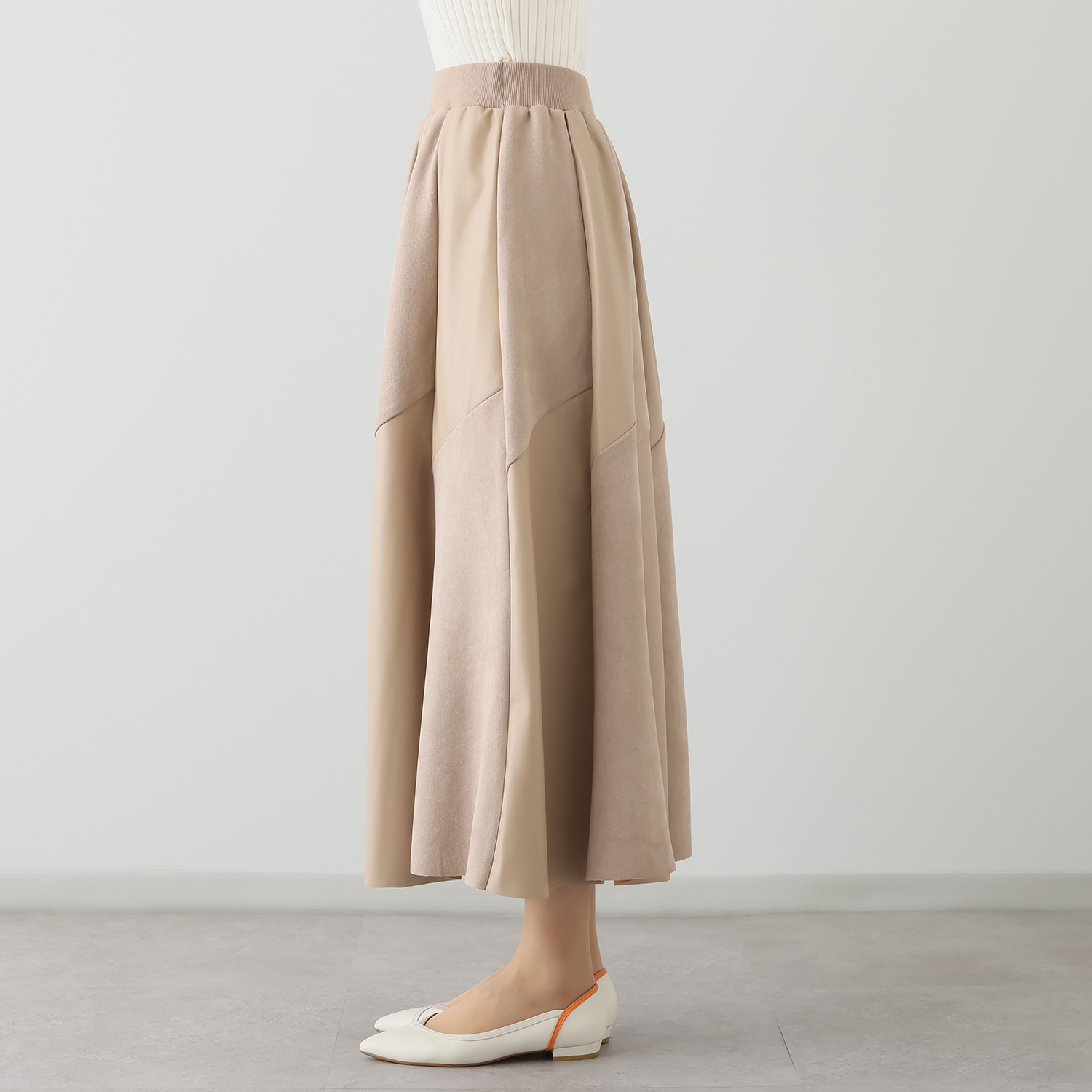 ラヴィーコンフォート 異素材ＭＩＸ １２枚接ぎ 切り替えが美しい フレアースカート