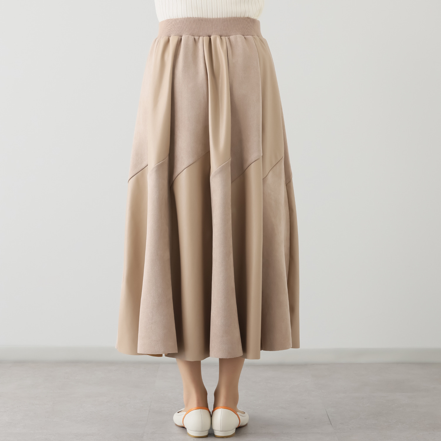 ラヴィーコンフォート 異素材ＭＩＸ １２枚接ぎ 切り替えが美しい フレアースカート