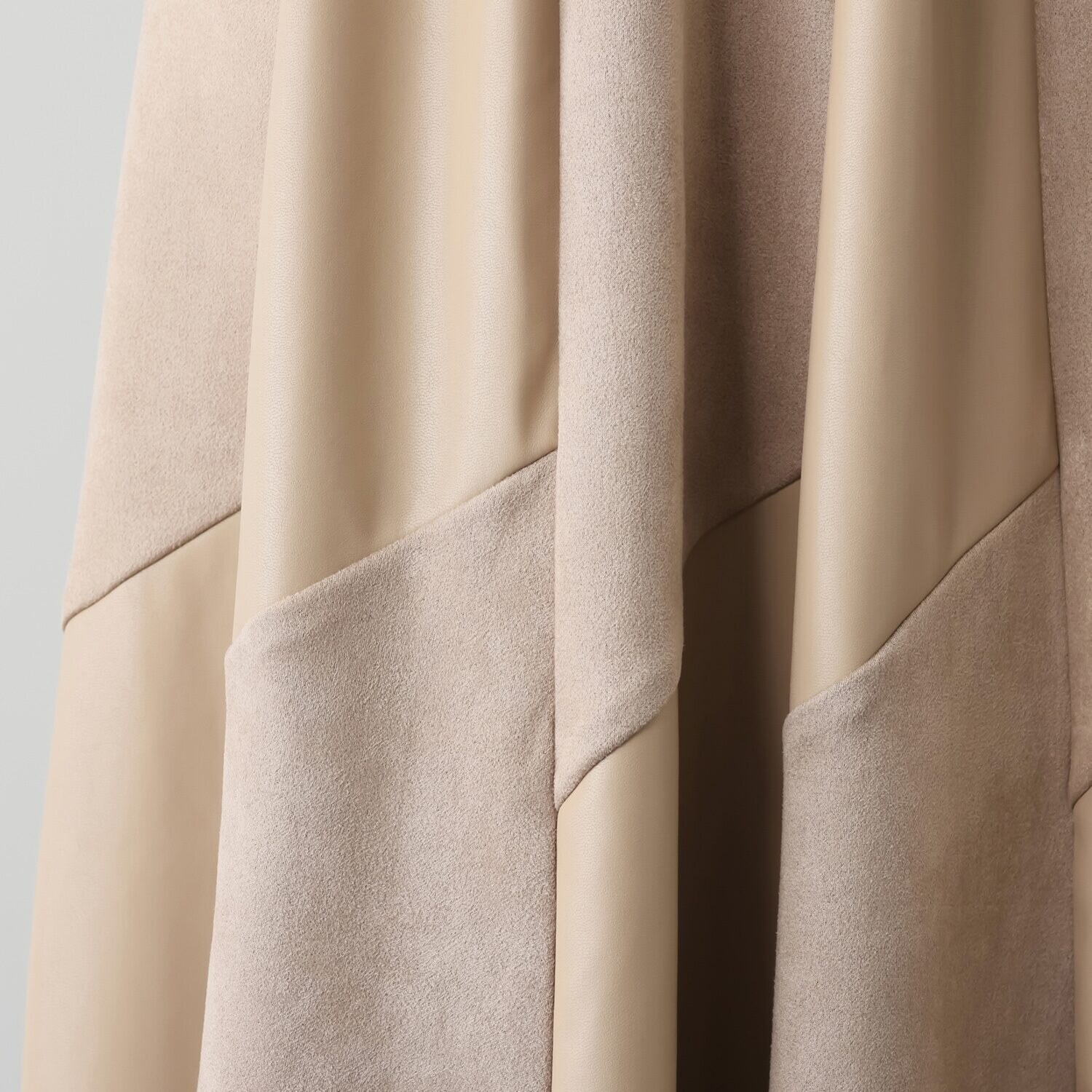 ラヴィーコンフォート 異素材ＭＩＸ １２枚接ぎ 切り替えが美しい フレアースカート