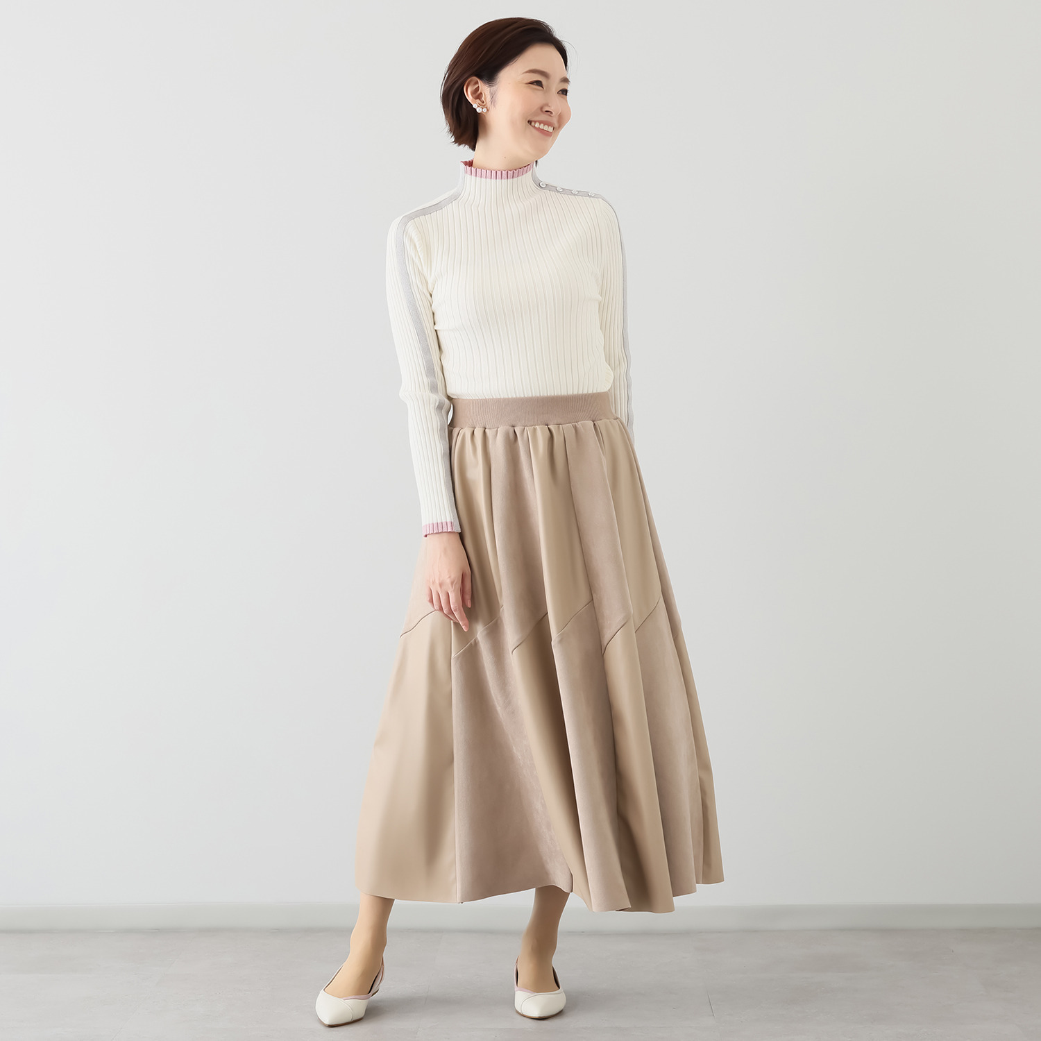 ラヴィーコンフォート 異素材ＭＩＸ １２枚接ぎ 切り替えが美しい フレアースカート
