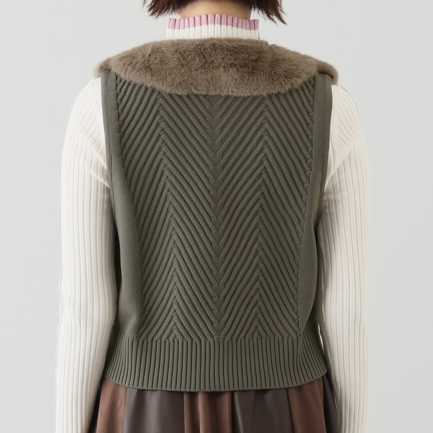 ラヴィーコンフォート エコファー＆ニットＭＩＸ ケーブル編アクセント とてもキュートな ヘビロテベスト