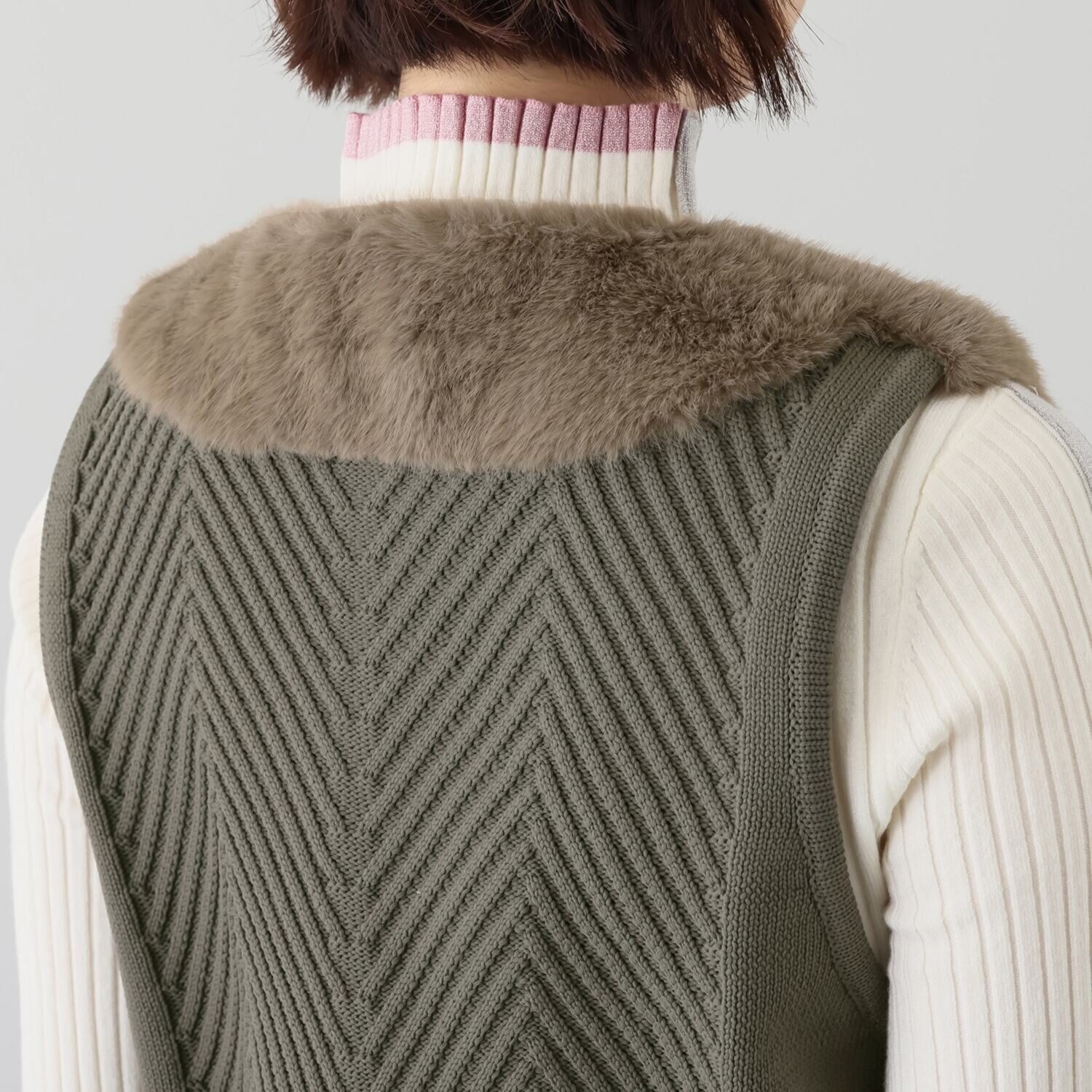 ラヴィーコンフォート エコファー＆ニットＭＩＸ ケーブル編アクセント とてもキュートな ヘビロテベスト