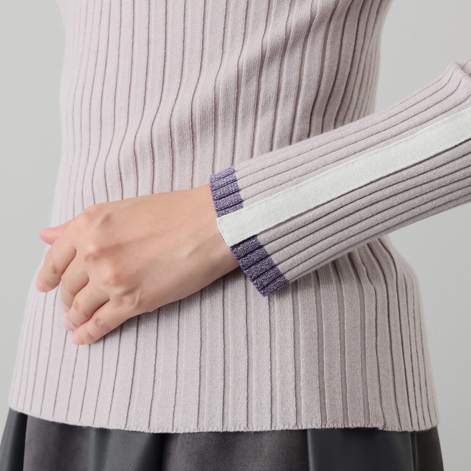 ラヴィーコンフォート 吸湿発熱 ラメ＆配色ポイント 冬の定番 リブニット ハイネックプルオーバー