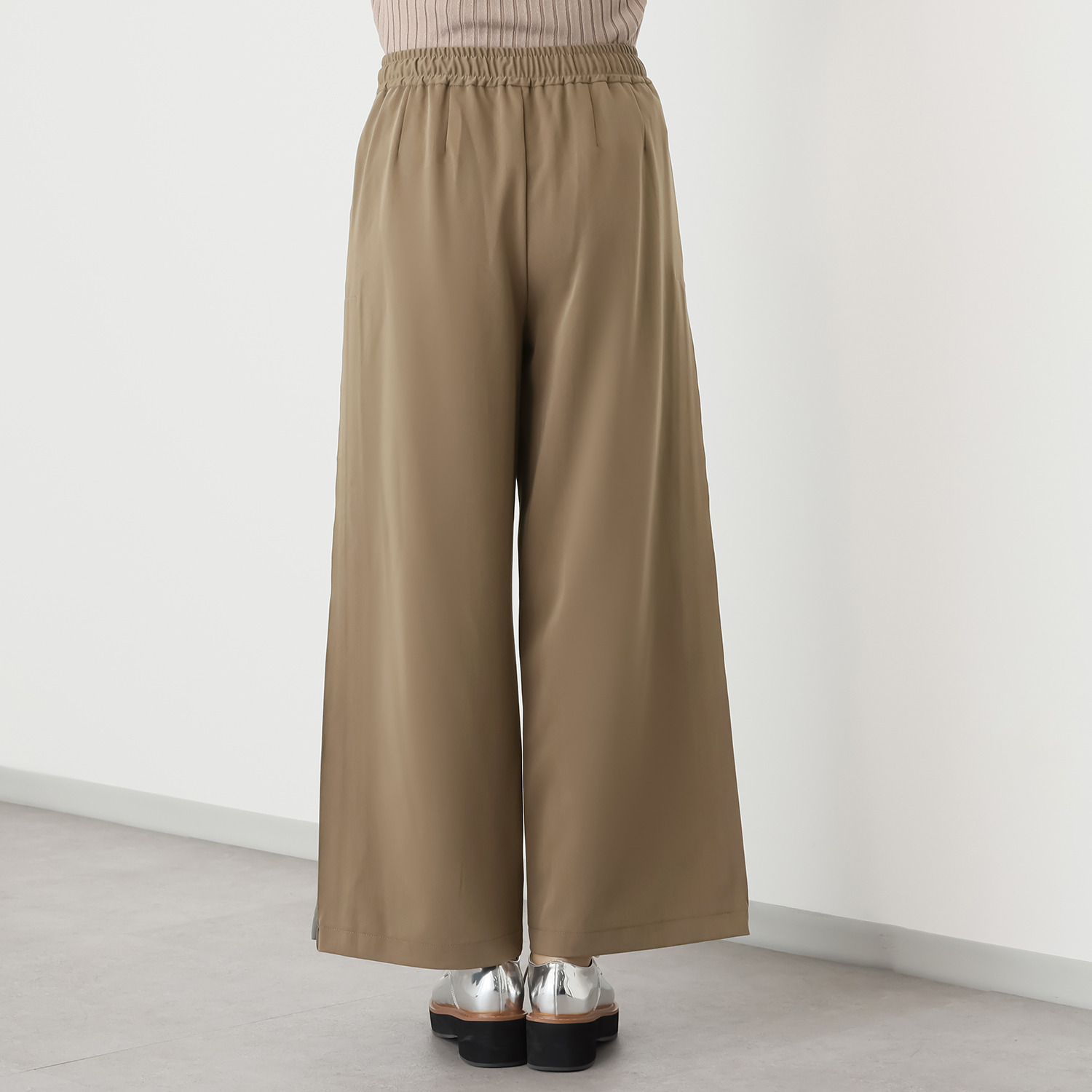 ラヴィーコンフォート サイドバイカラー アクセント ストレッチフレアーパンツ