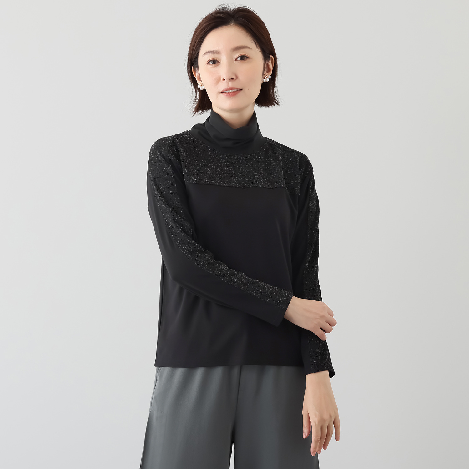 ラヴィーコンフォート ラメ切替 バイカラーアクセント チュールメッシュ タートルプルオーバー