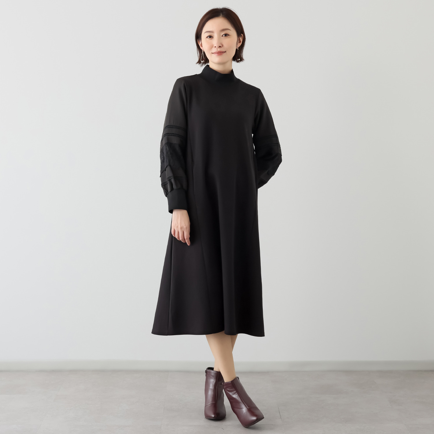 ラヴィーコンフォート レース＆ ピンタックアクセント 異素材ＭＩＸ ハイネックワンピース