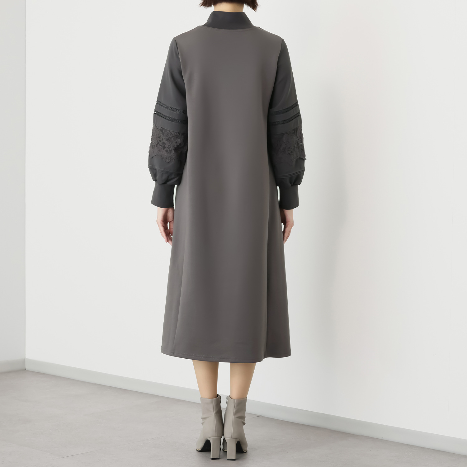 ラヴィーコンフォート レース＆ ピンタックアクセント 異素材ＭＩＸ ハイネックワンピース