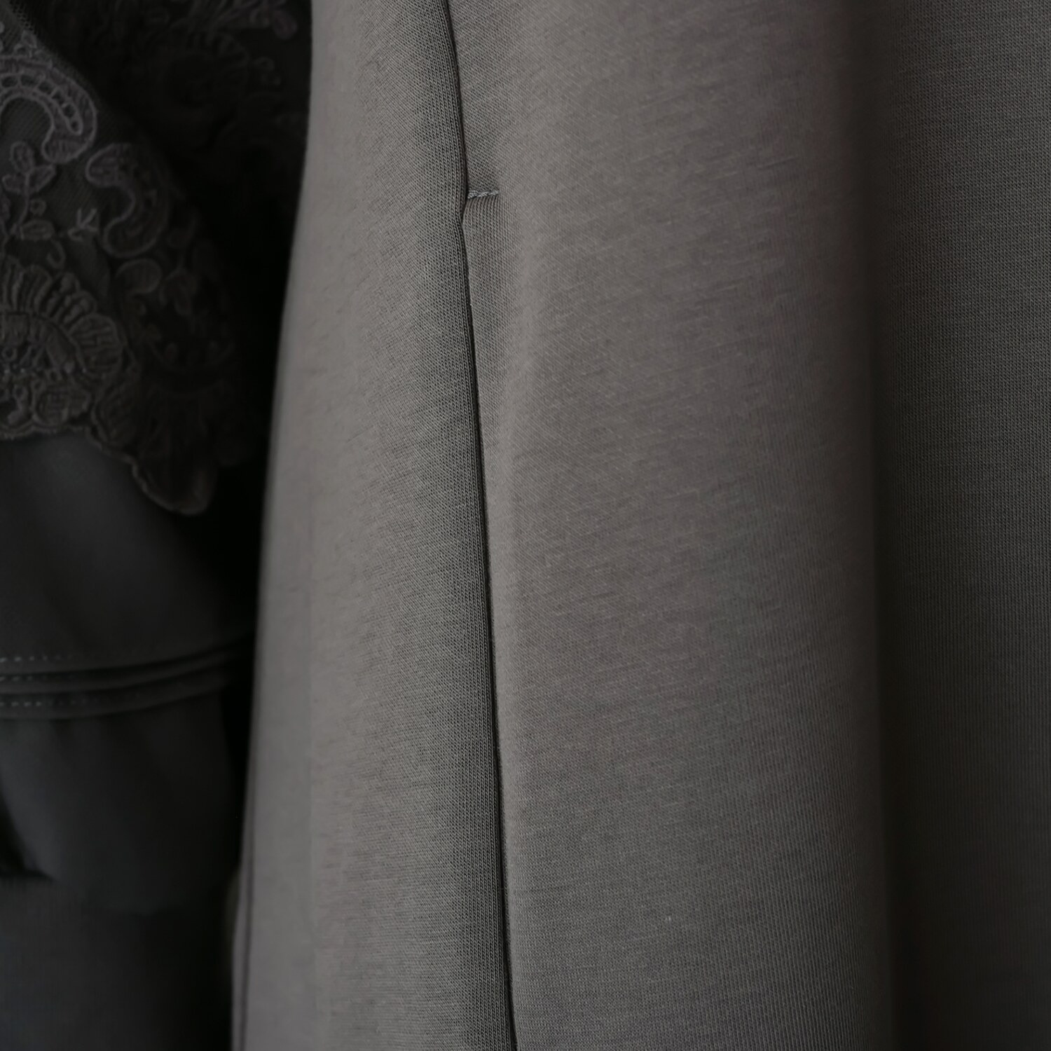 ラヴィーコンフォート レース＆ ピンタックアクセント 異素材ＭＩＸ ハイネックワンピース