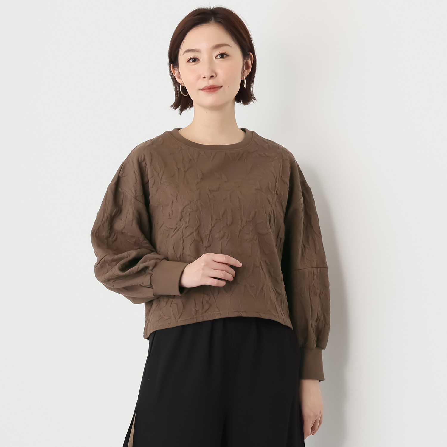 ラヴィーコンフォート 立体ジャガードがポイント 裾切り替え＆ リブ編アクセント ガーリープルオーバー