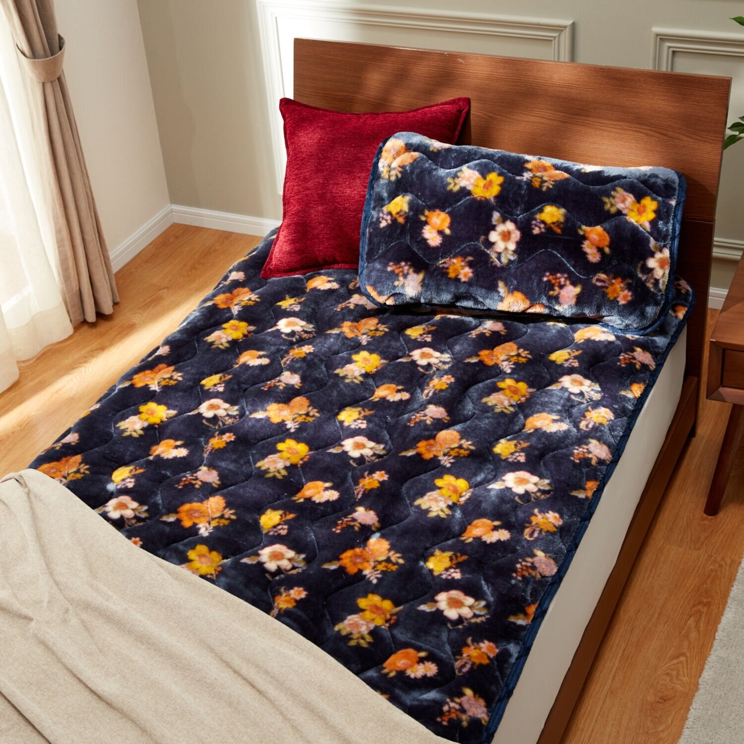 モリリン 凄暖 アルミ蒸着蓄熱シート入り ふっくらやわらか 贅沢敷きパッド ＜シングル＞