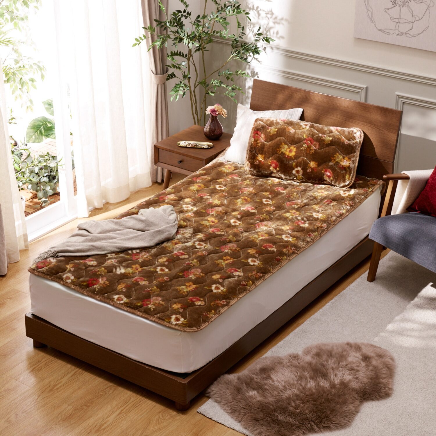 モリリン 凄暖 アルミ蒸着蓄熱シート入り ふっくらやわらか 贅沢敷きパッド ＜セミダブル＞