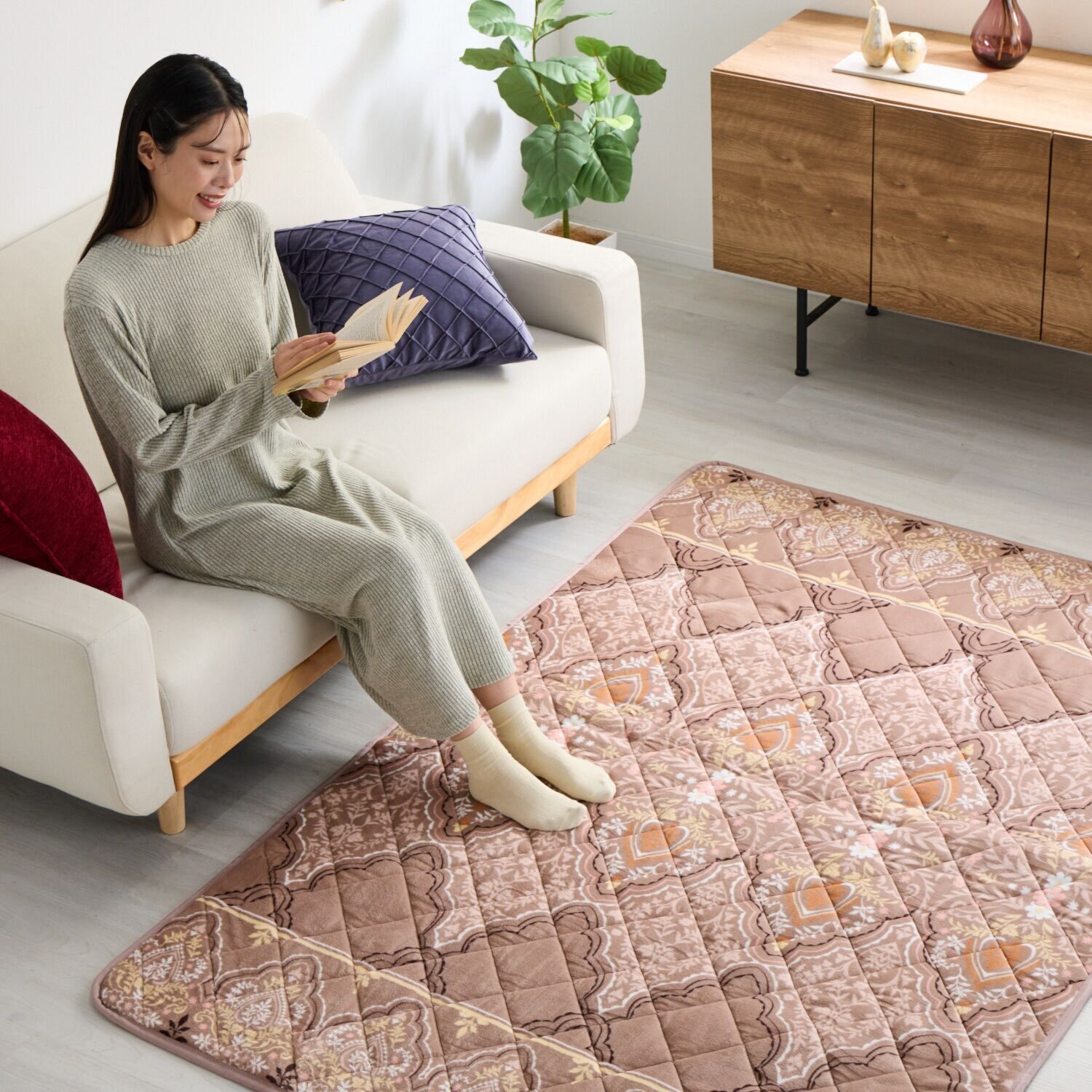 モリリンＷＯＭＡ 多層構造で暖か！ アルミ蒸着シート入り 洗えるぽかぽか ふっくらラグ ＜１３０×１９０ｃｍ＞