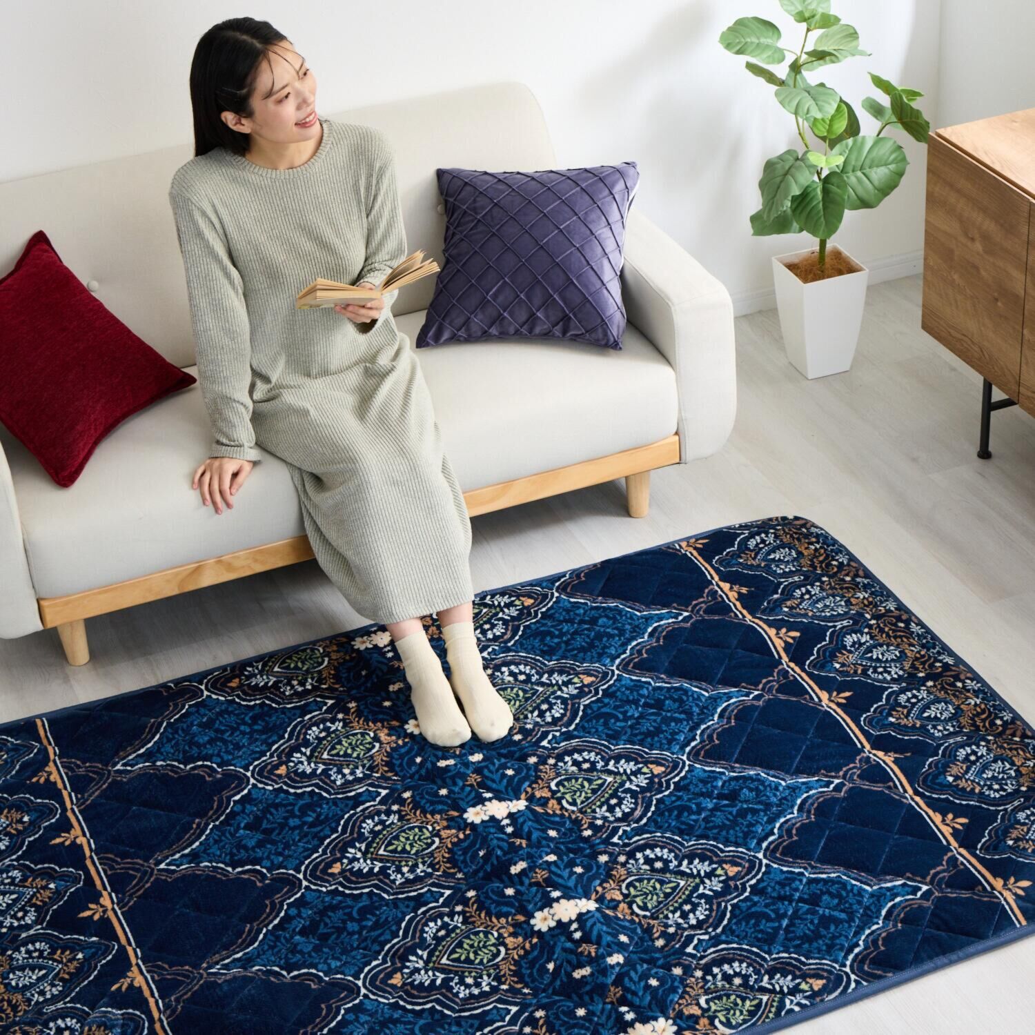 モリリンＷＯＭＡ 多層構造で暖か！ アルミ蒸着シート入り 洗えるぽかぽか ふっくらラグ ＜１３０×１９０ｃｍ＞