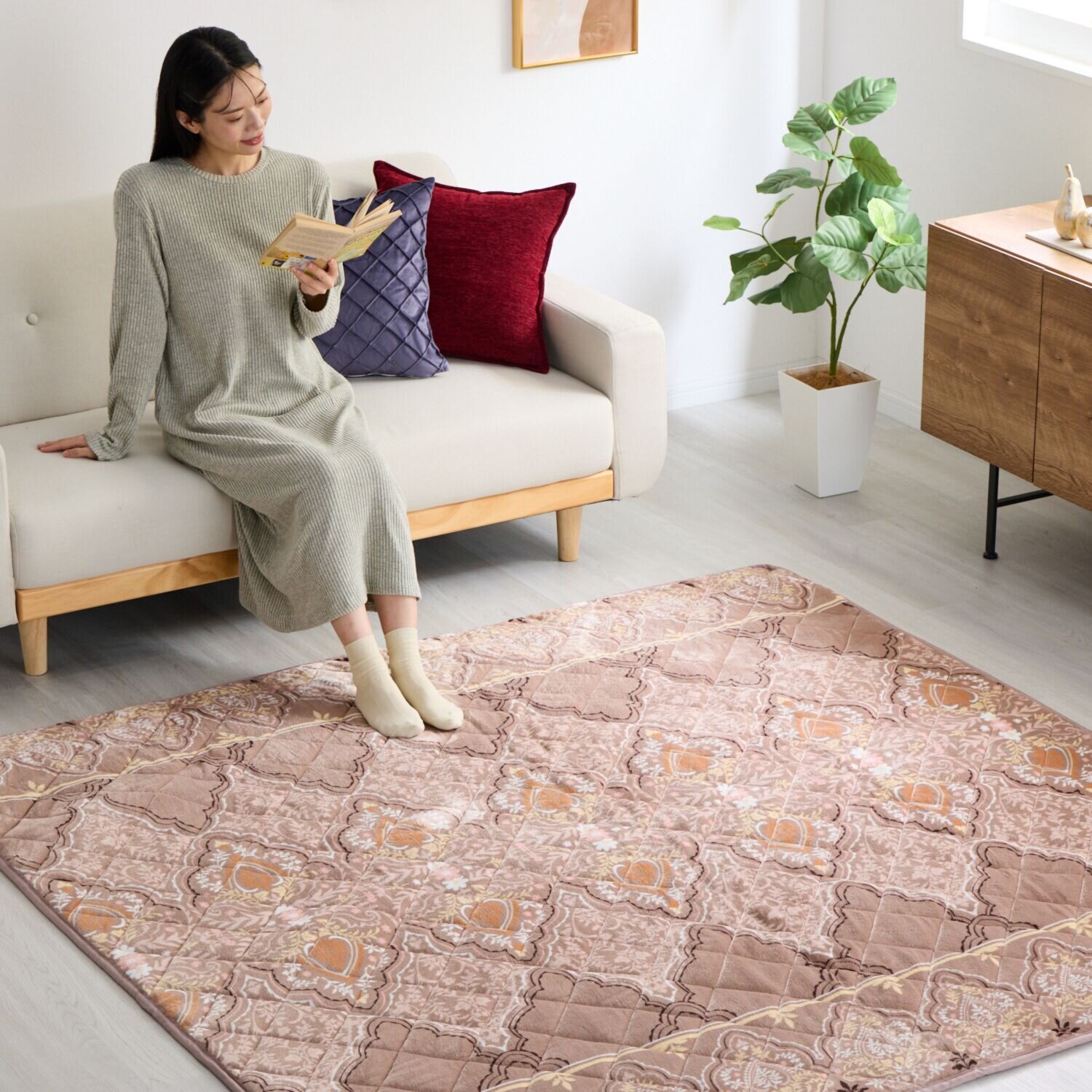 モリリンＷＯＭＡ 多層構造で暖か！ アルミ蒸着シート入り 洗えるぽかぽか ふっくらラグ ＜１９０×１９０ｃｍ＞