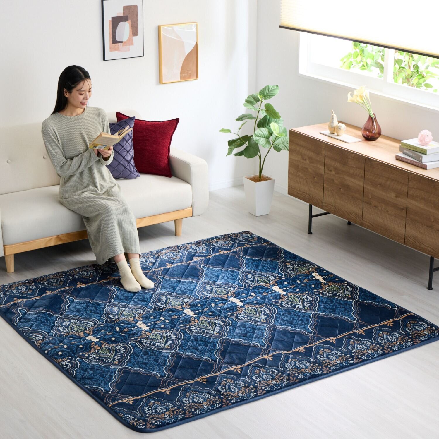 モリリンＷＯＭＡ 多層構造で暖か！ アルミ蒸着シート入り 洗えるぽかぽか ふっくらラグ ＜１９０×１９０ｃｍ＞