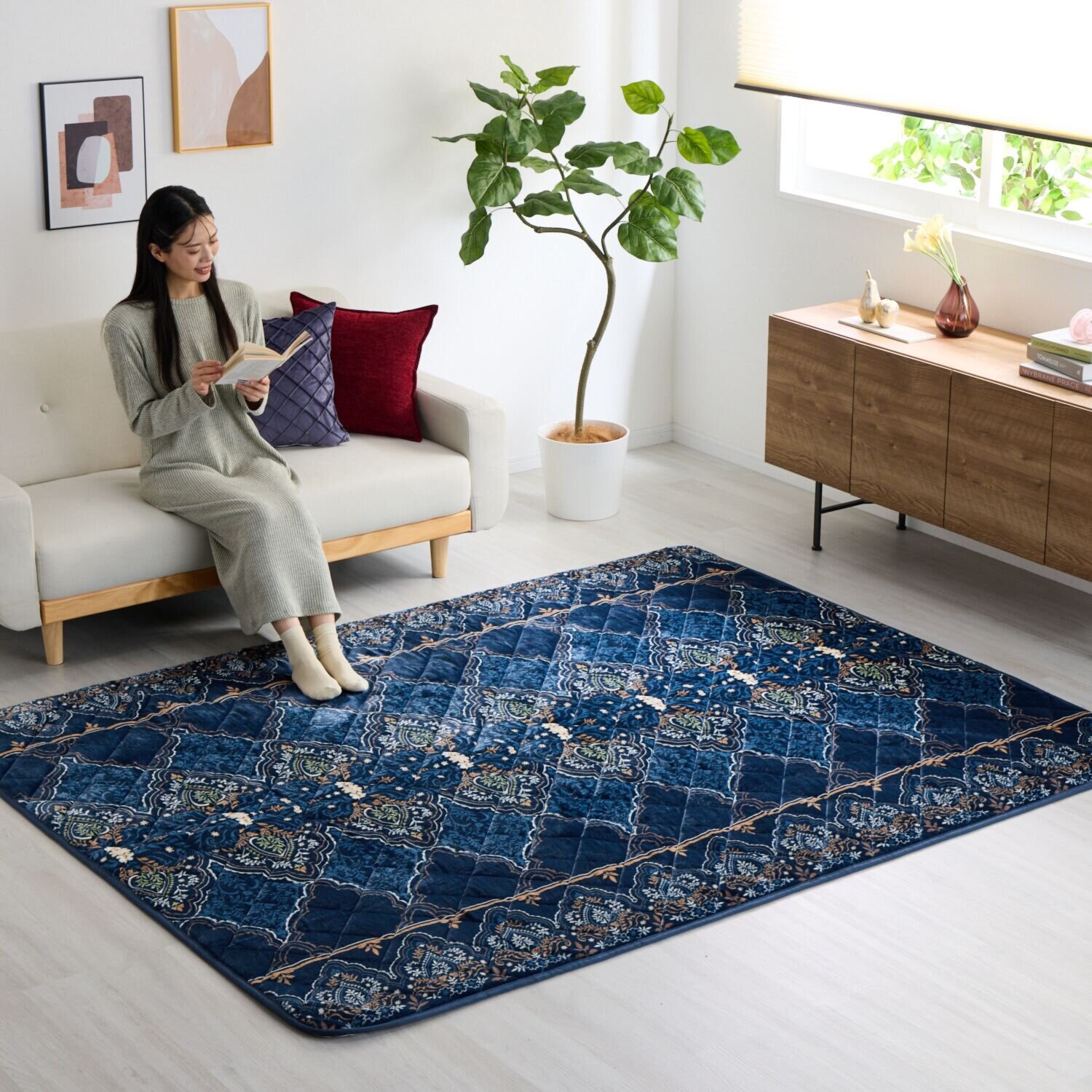 モリリンＷＯＭＡ 多層構造で暖か！ アルミ蒸着シート入り 洗えるぽかぽか ふっくらラグ ＜１９０×２４０ｃｍ＞