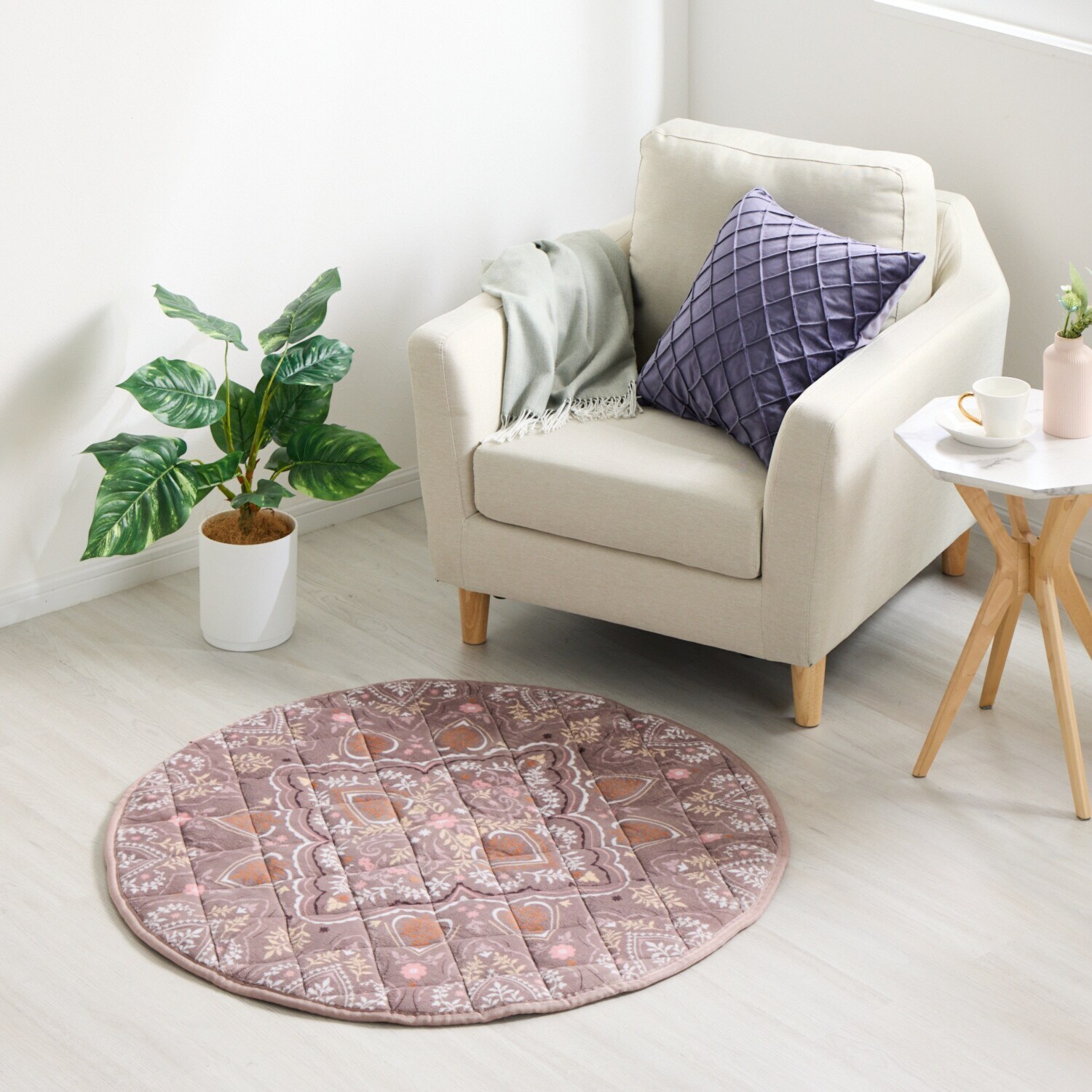 モリリンＷＯＭＡ 多層構造で暖か！ アルミ蒸着シート入り 洗えるぽかぽか ふっくら円形マット