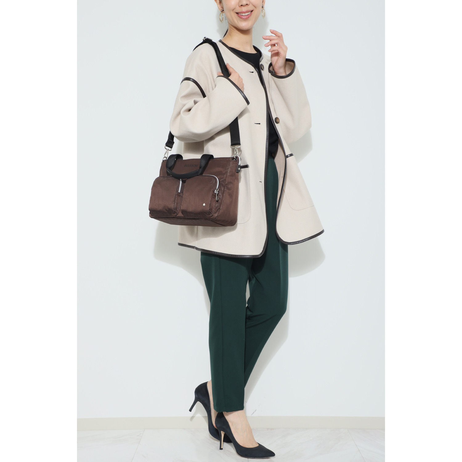 ＥＬＬＥ　ＳＰＯＲＴ 軽量　はっ水 ヒートエンボスナイロン ２ウェイトートバッグ