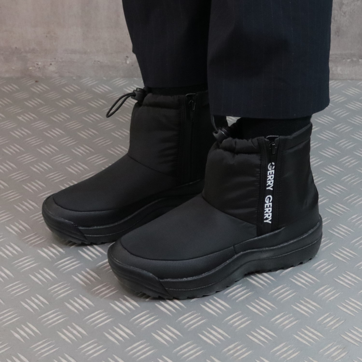 ＧＥＲＲＹ 防水・はっ水 Ｗファスナーになった！ スパイク付ショートブーツ