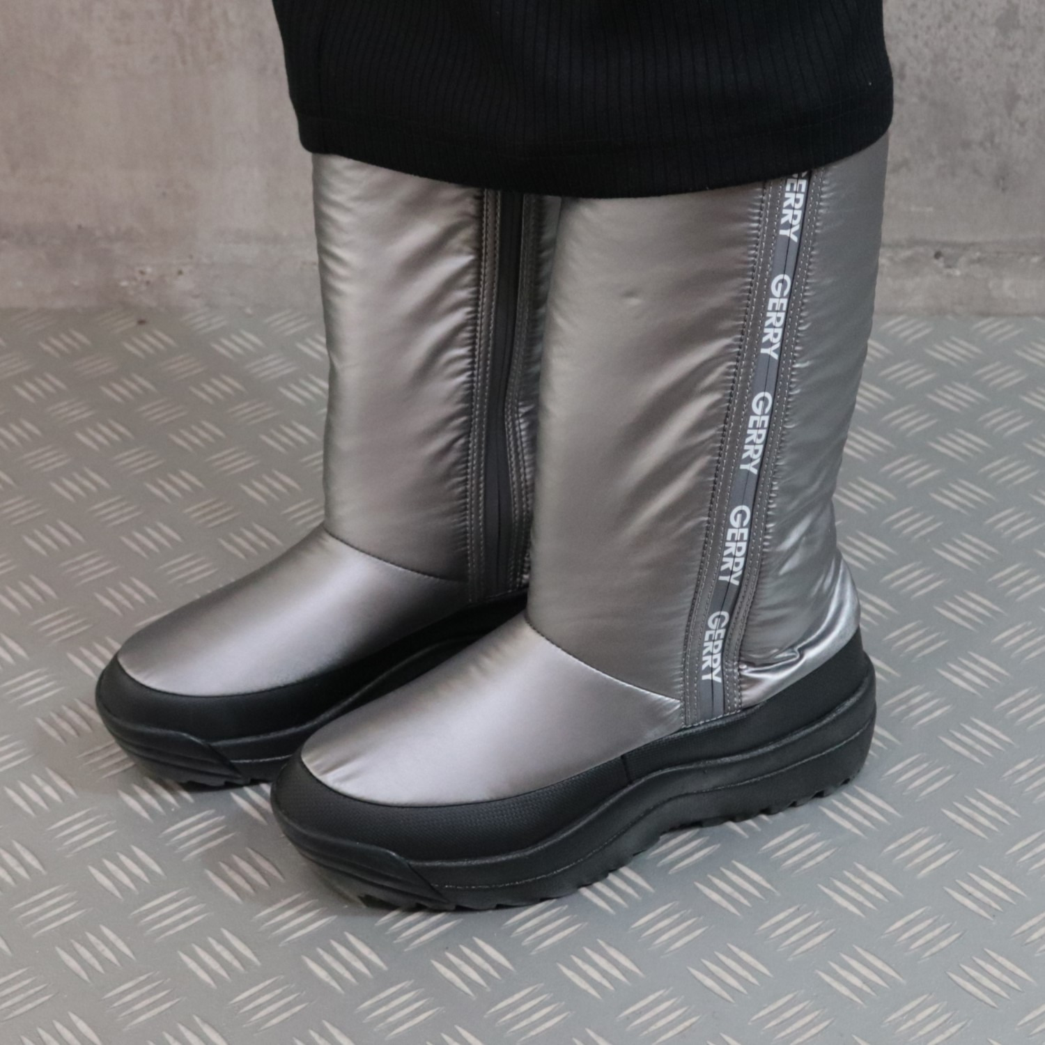 ＧＥＲＲＹ 防水・はっ水 Ｗファスナーになった！ スパイク付ロングブーツ