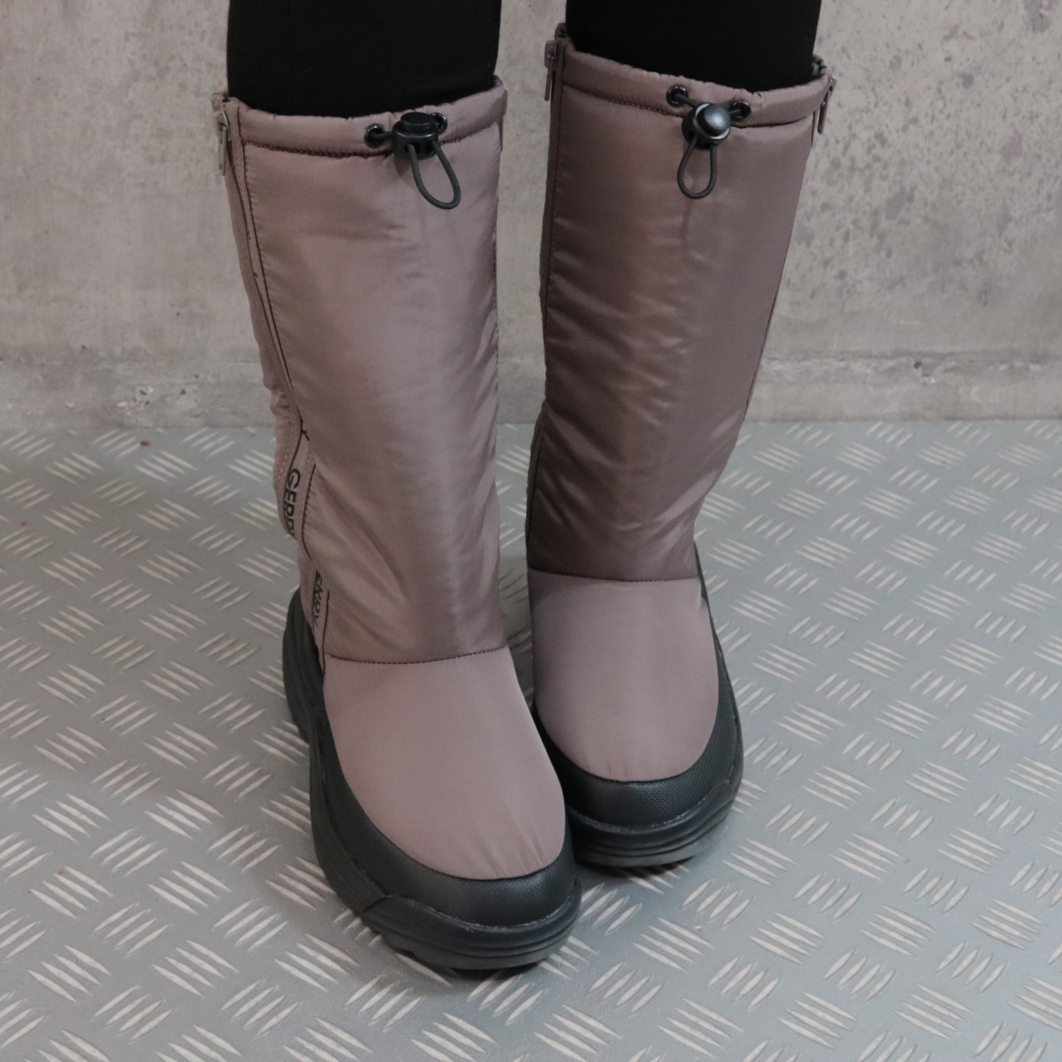 ＧＥＲＲＹ 防水・はっ水 Ｗファスナーになった！ スパイク付ロングブーツ