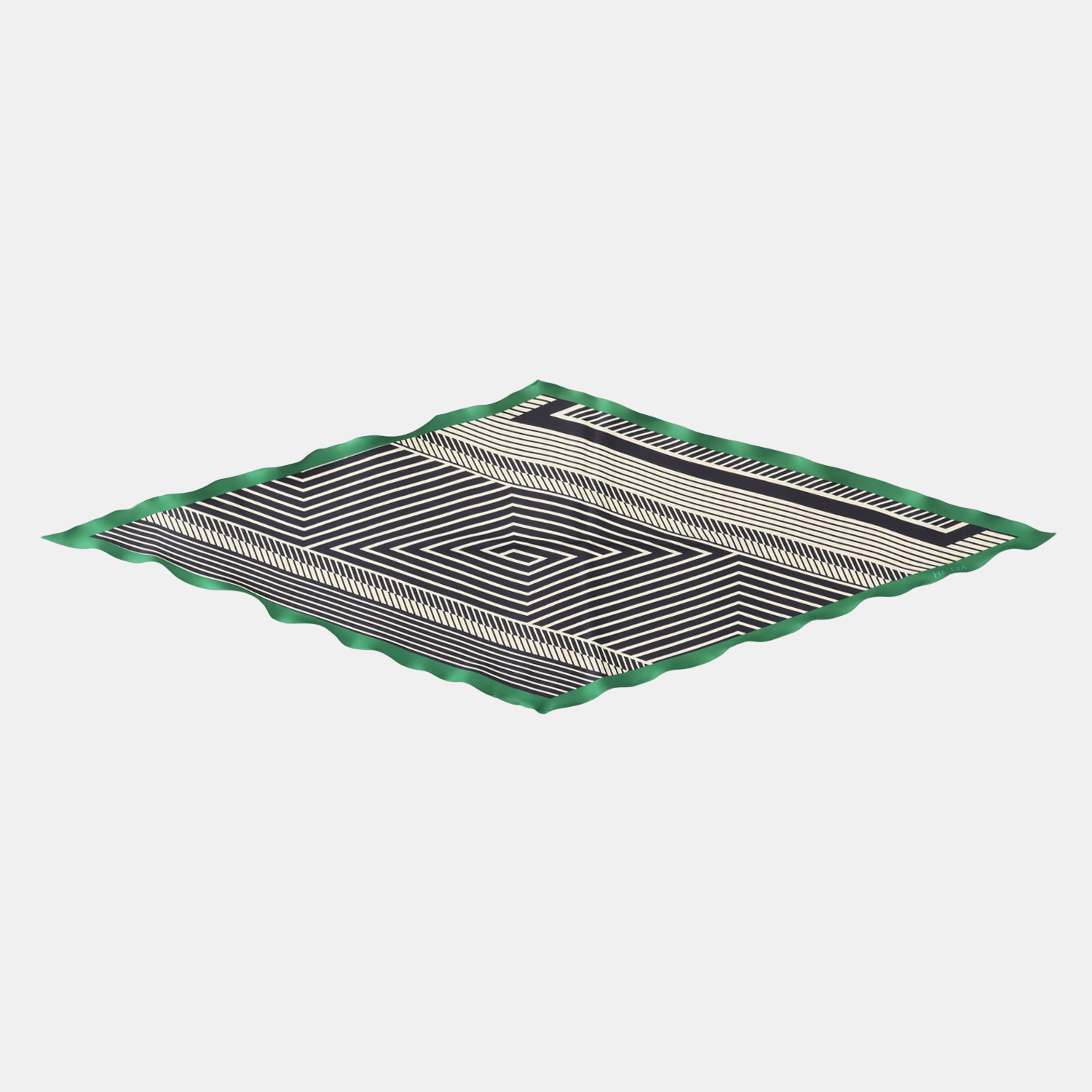 ヘ・エラ シルク１００％ 簡単・おしゃれ アレンジ幅が広がる！ 菱形スカーフ