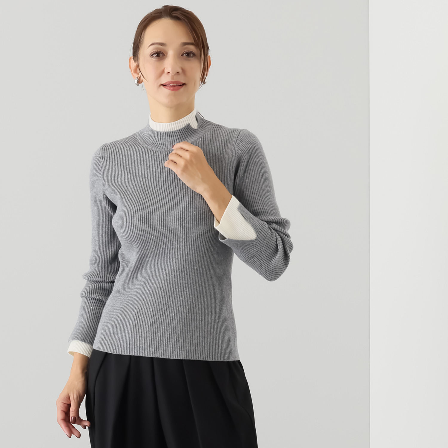 アンブリエ スパンコールニット 配色プルオーバー