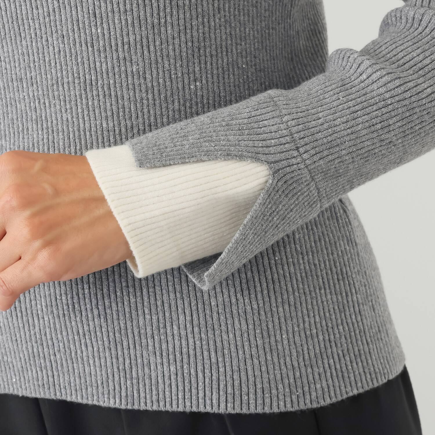 アンブリエ スパンコールニット 配色プルオーバー