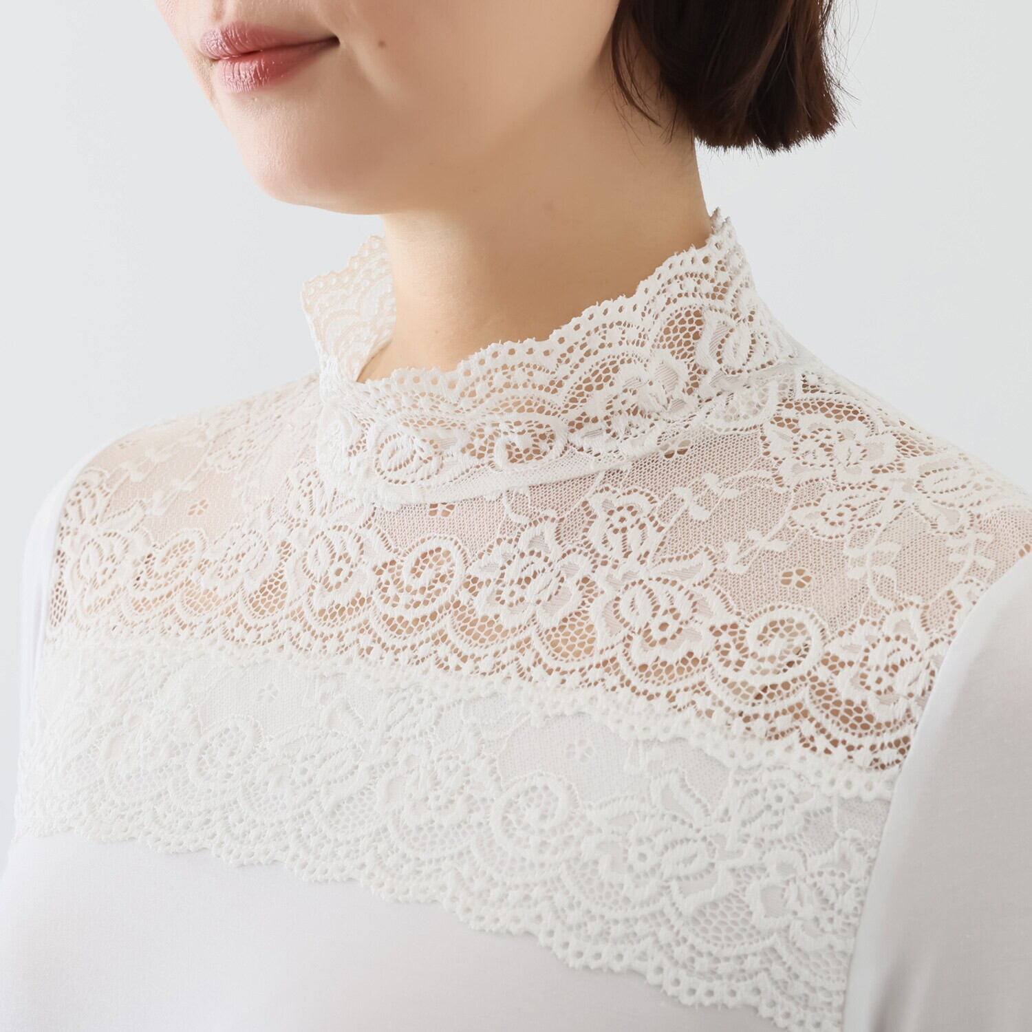 オトナノクラシ 大人の レース付 ハイネック長袖Ｔシャツ